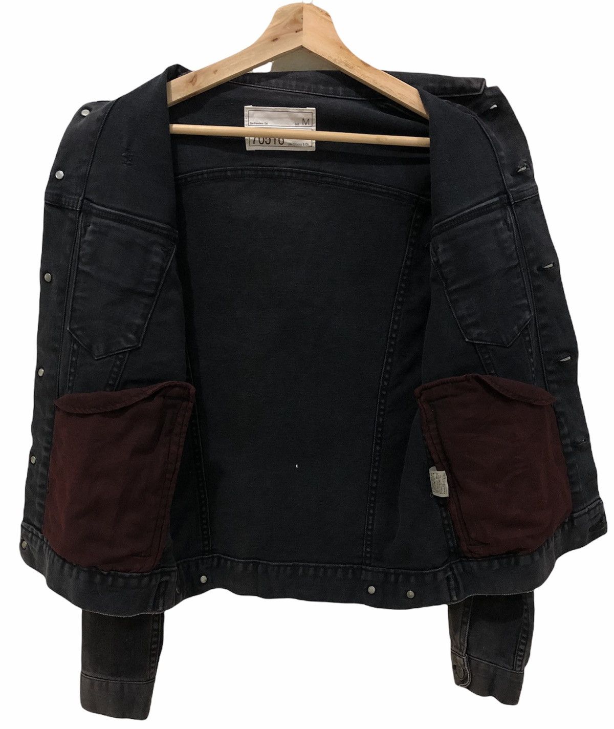 Levi's VINTAGE LEVI’S 70516 DISTRESSED BLACK DENIM TRUCKER JACKET Size US S / EU 44-46 / 1 - 9 Thumbnail