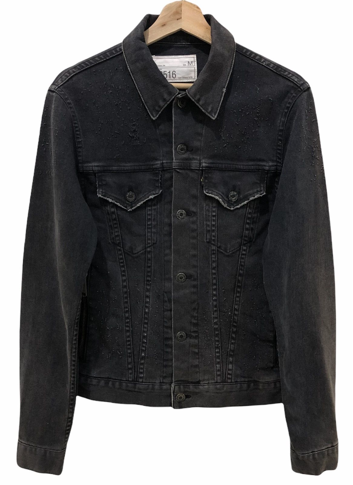 Levi's VINTAGE LEVI’S 70516 DISTRESSED BLACK DENIM TRUCKER JACKET Size US S / EU 44-46 / 1 - 4 Thumbnail