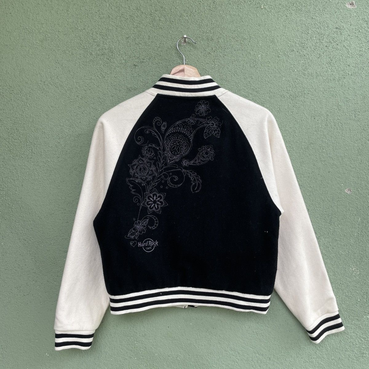 Hard Rock Cafe Vintage Hard Rock Cafe Spell Out Logo Button Up Jacket Size US S / EU 44-46 / 1 - 14 Thumbnail
