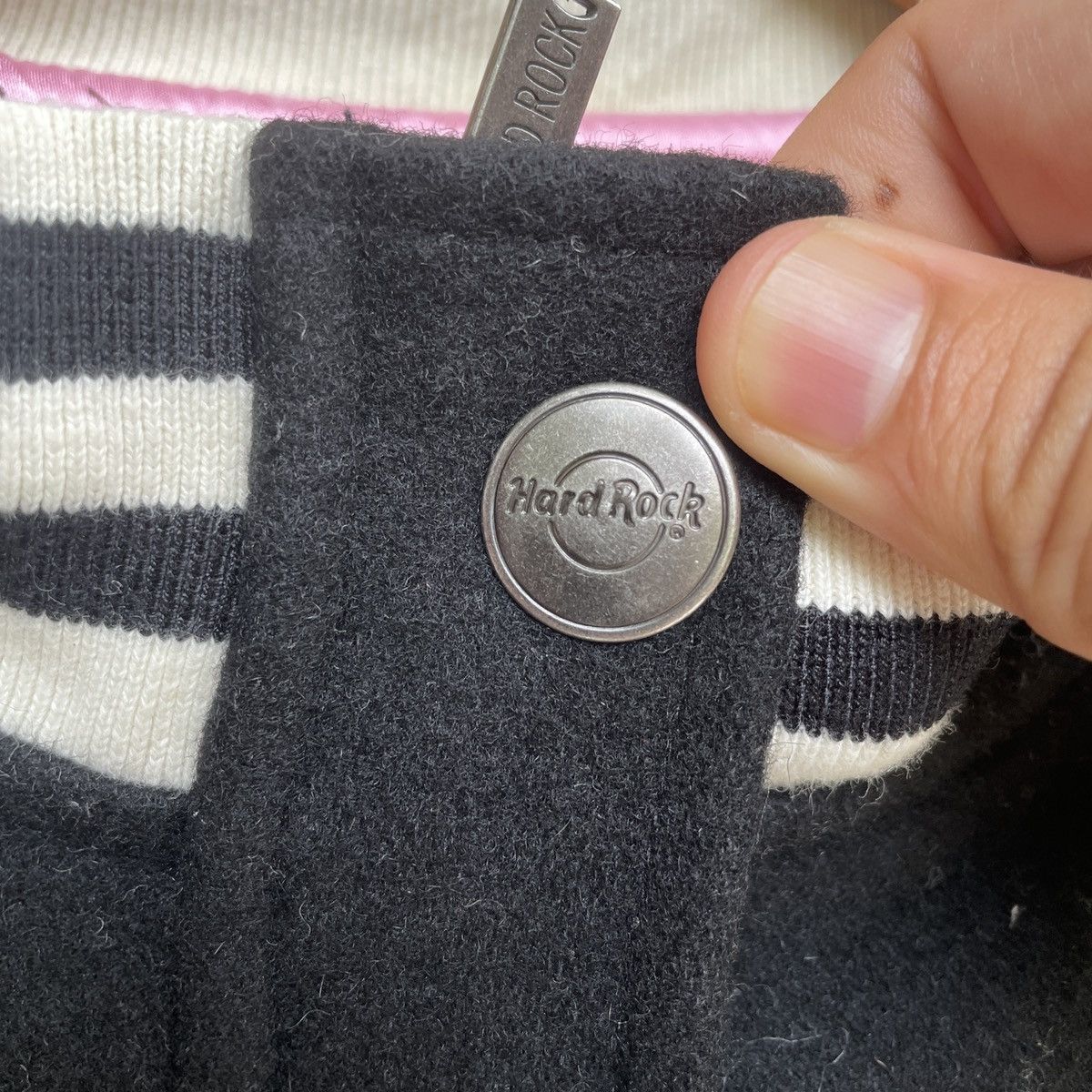 Hard Rock Cafe Vintage Hard Rock Cafe Spell Out Logo Button Up Jacket Size US S / EU 44-46 / 1 - 7 Thumbnail