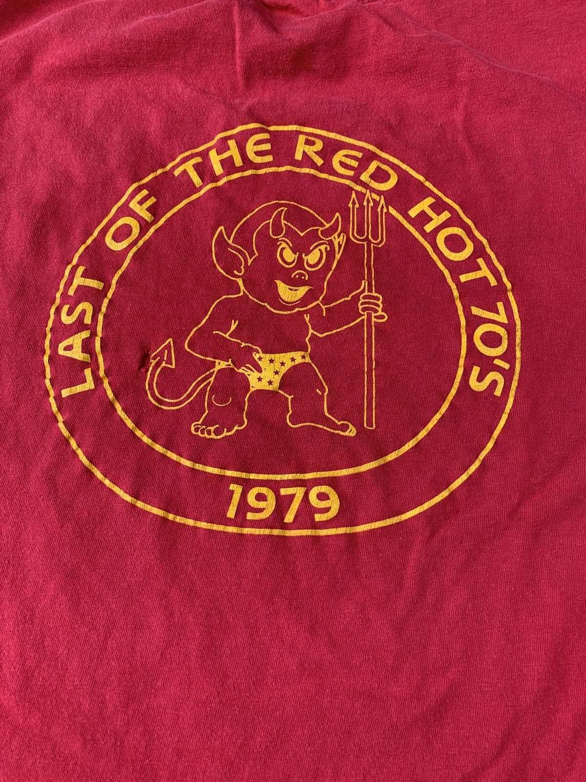Vintage VTG 1979 Red Devils School Distressed Single Stitch T shirt Size US M / EU 48-50 / 2 - 8 Thumbnail
