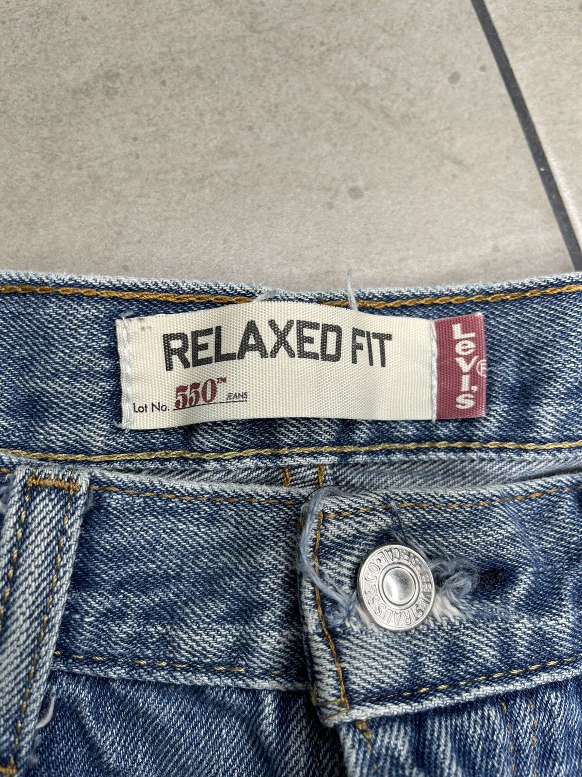 Levi's Vintage Clothing Vintage Levi’s red tab 550 - relaxed fit Size US 34 / EU 50 - 15 Thumbnail