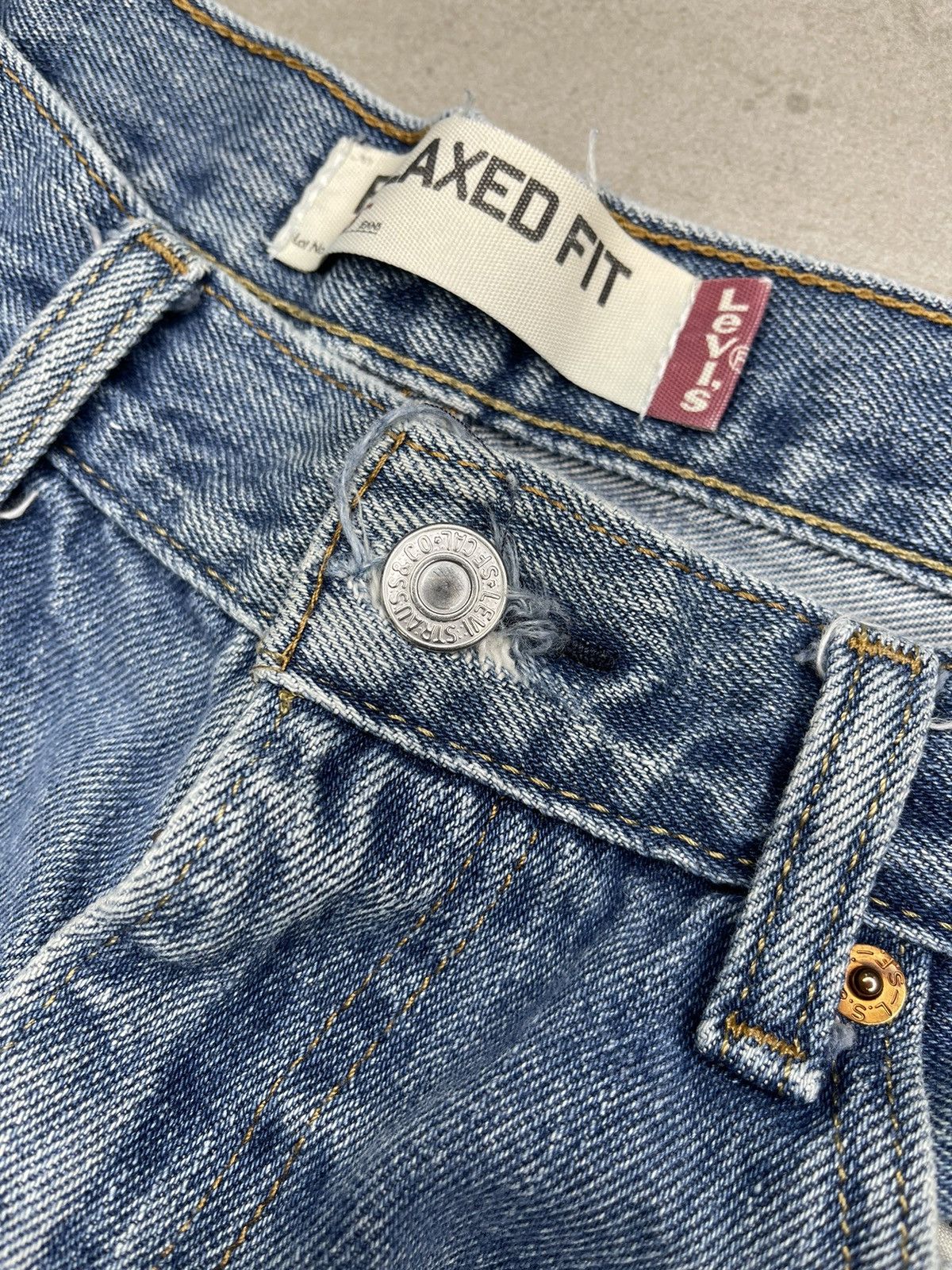 Levi's Vintage Clothing Vintage Levi’s red tab 550 - relaxed fit Size US 34 / EU 50 - 14 Thumbnail