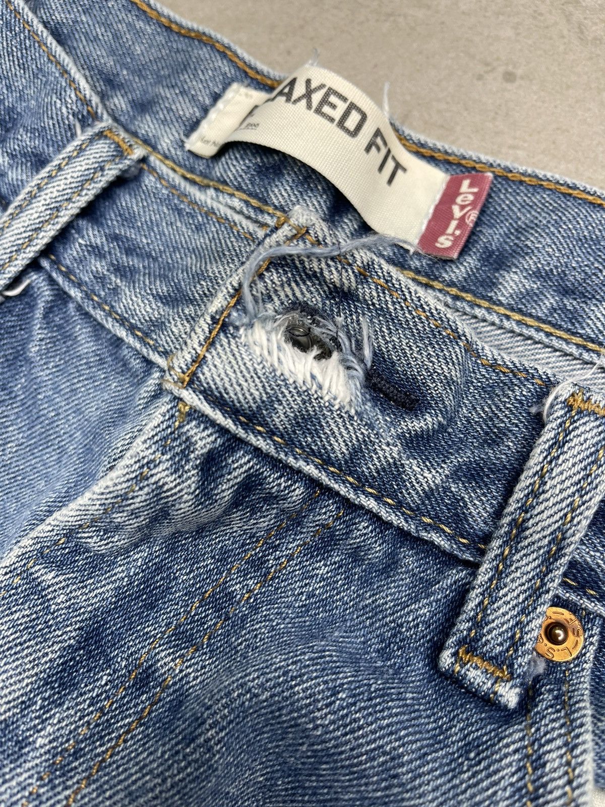 Levi's Vintage Clothing Vintage Levi’s red tab 550 - relaxed fit Size US 34 / EU 50 - 13 Thumbnail