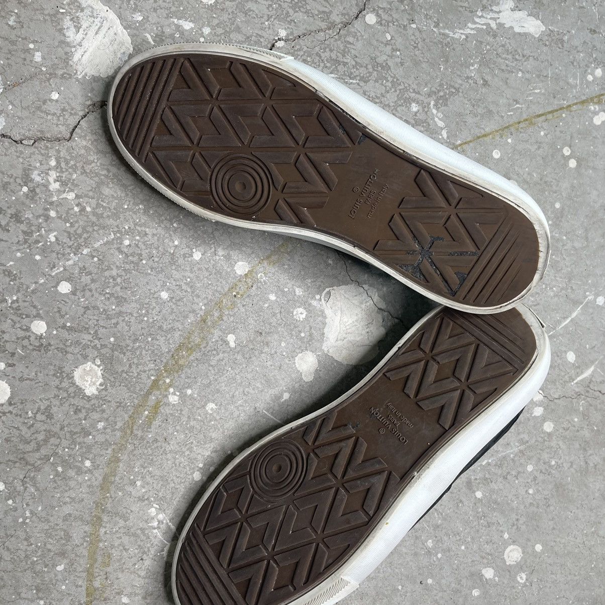 Louis Vuitton Louis Vuitton sneaker Size US 10 / EU 43 - 14 Thumbnail