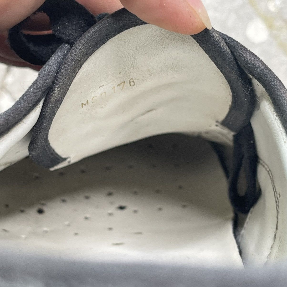 Louis Vuitton Louis Vuitton sneaker Size US 10 / EU 43 - 12 Thumbnail