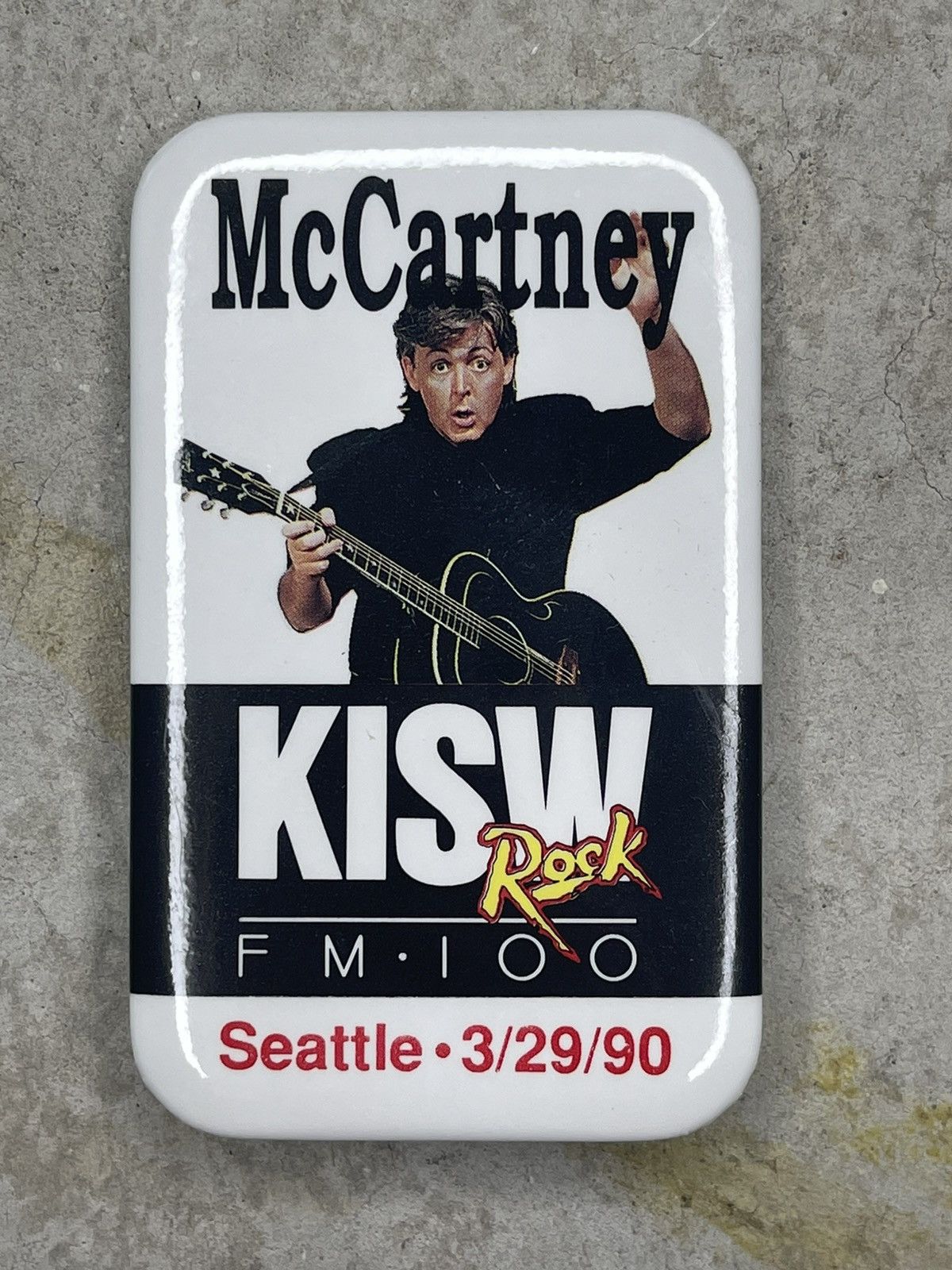 Vintage Vintage 1990 Paul McCartney pin Size ONE SIZE - 1 Thumbnail