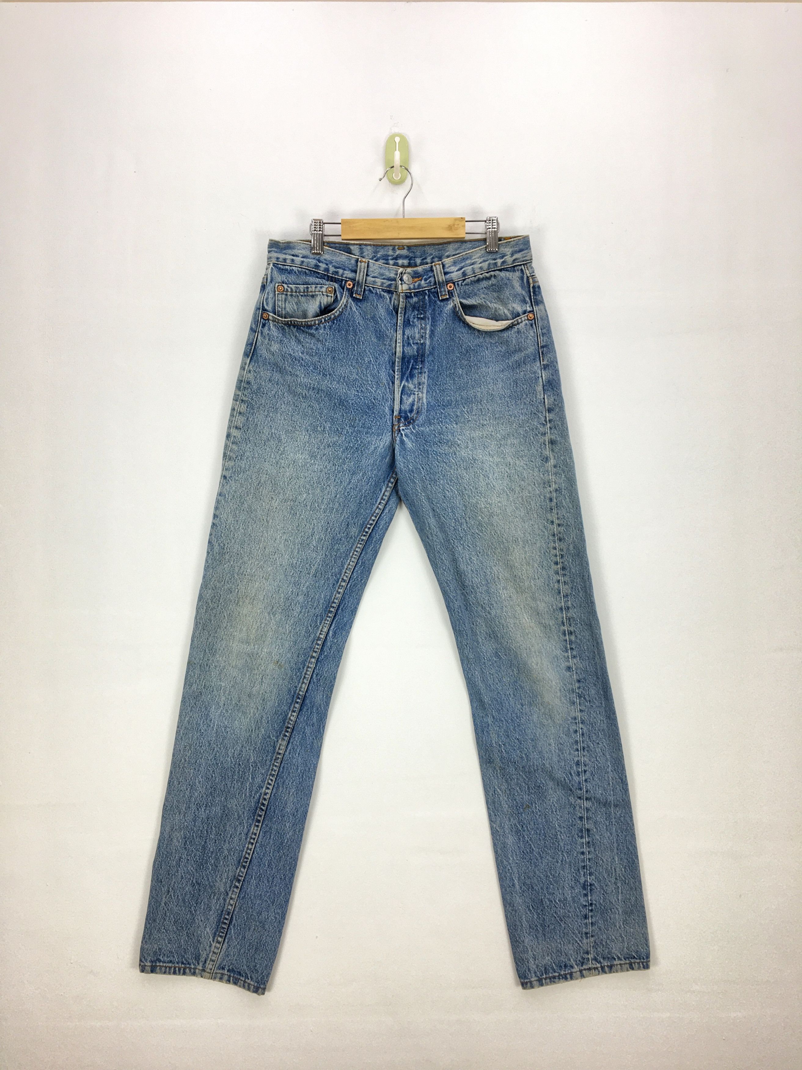 Levi's Vintage Levis 501 Light Wash Denim Levis Distressed Jeans Size 28" / US 6 / IT 42 - 1 Thumbnail