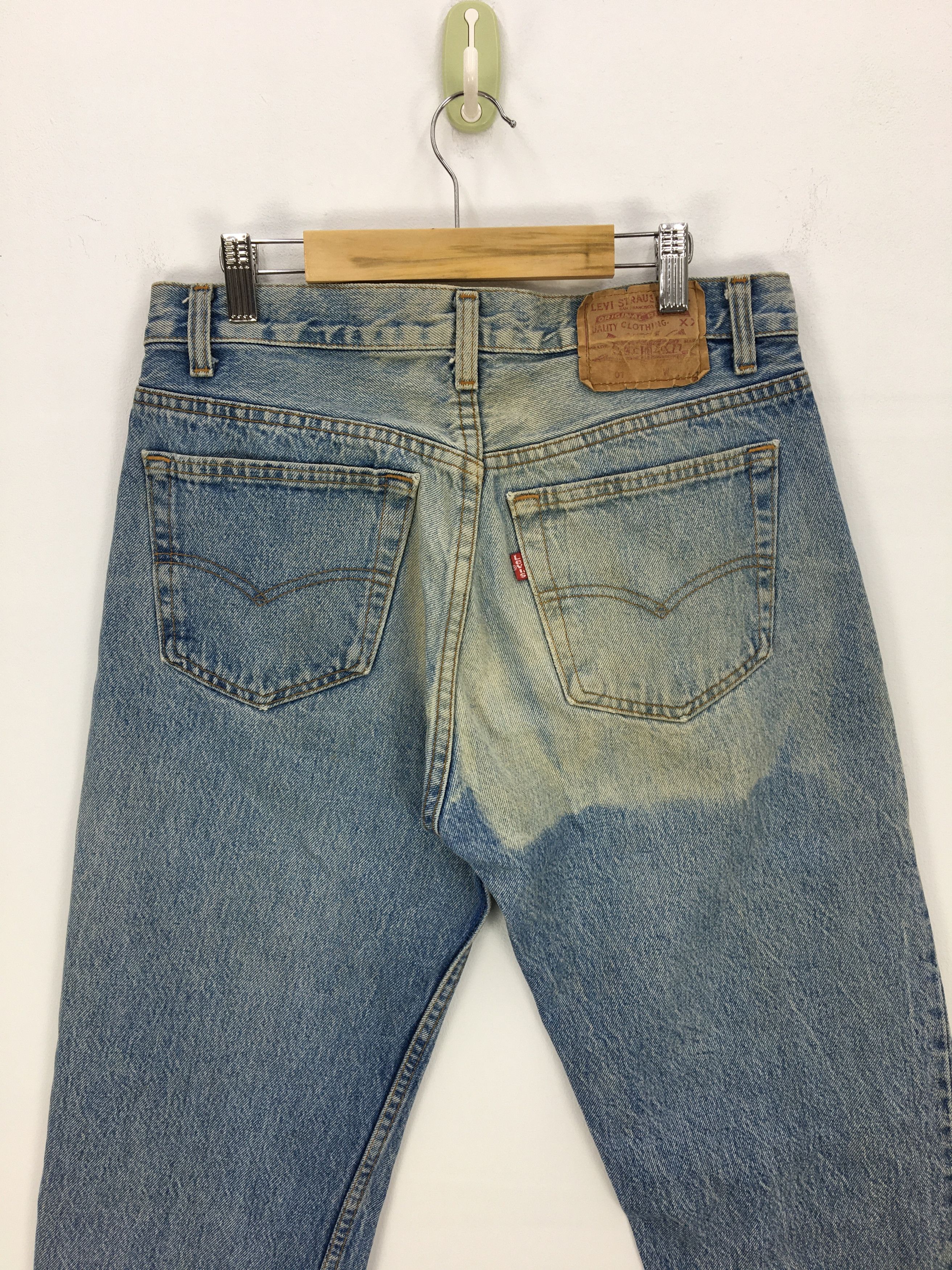 Levi's Vintage Levis 501 Light Wash Denim Levis Distressed Jeans Size 28" / US 6 / IT 42 - 4 Thumbnail