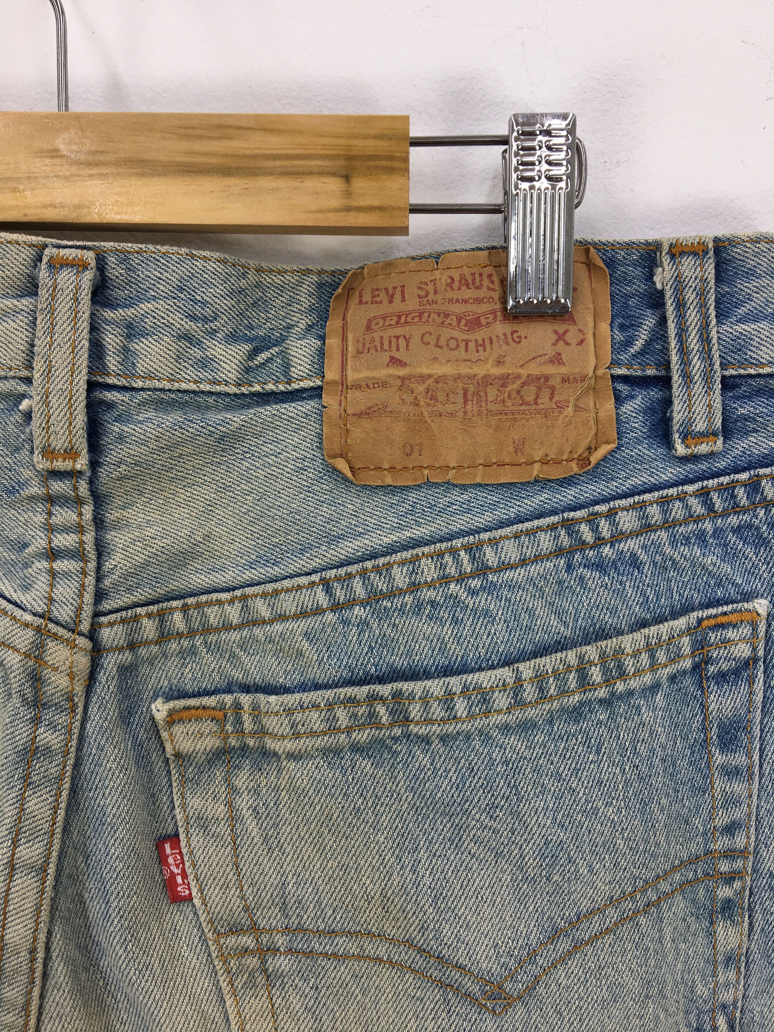 Levi's Vintage Levis 501 Light Wash Denim Levis Distressed Jeans Size 28" / US 6 / IT 42 - 5 Thumbnail