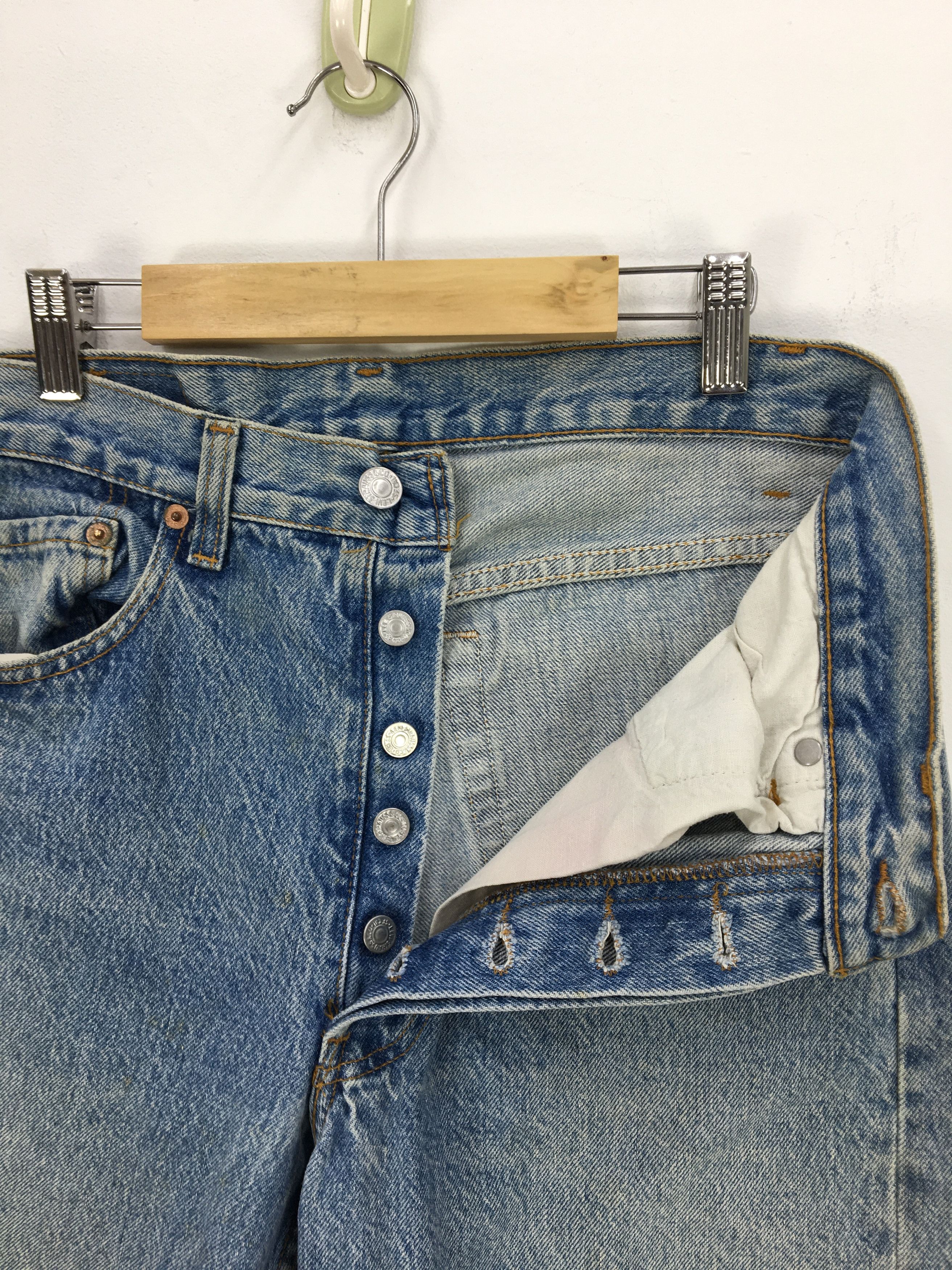 Levi's Vintage Levis 501 Light Wash Denim Levis Distressed Jeans Size 28" / US 6 / IT 42 - 8 Thumbnail