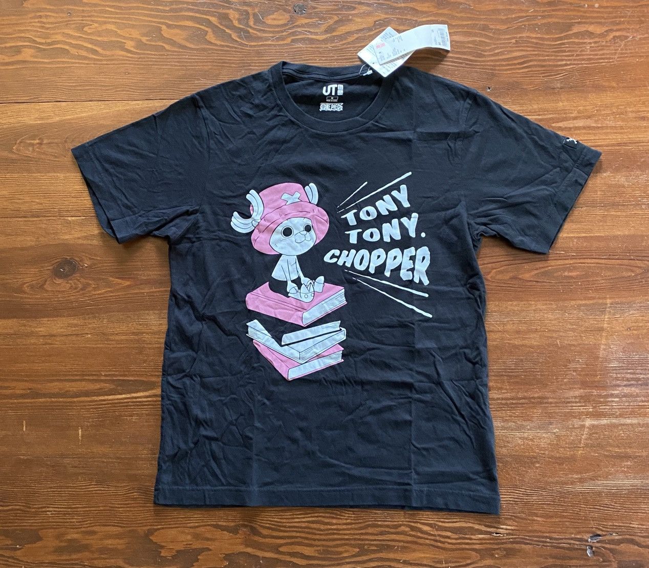 One Piece NWT Tony Tony Chopper Uniqlo X One Piece Tee Size US M / EU 48-50 / 2 - 1 Thumbnail
