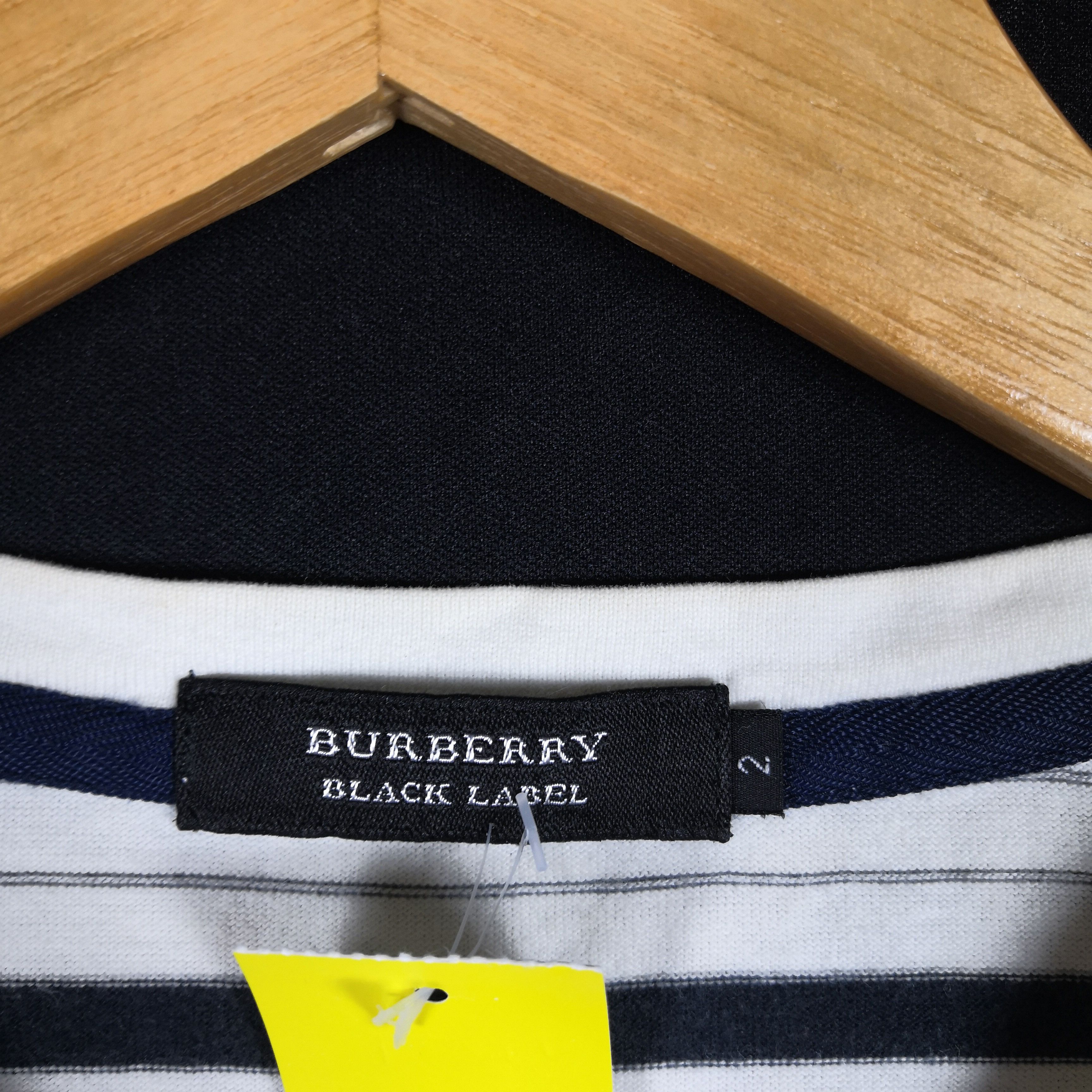 Vintage 90s Burberry T-Shirt Stripe V Neck Tees