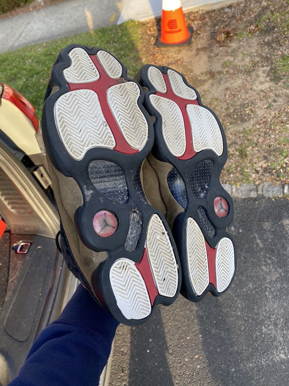 Jordan Brand Olive 13s Size US 11 / EU 44 - 2 Thumbnail