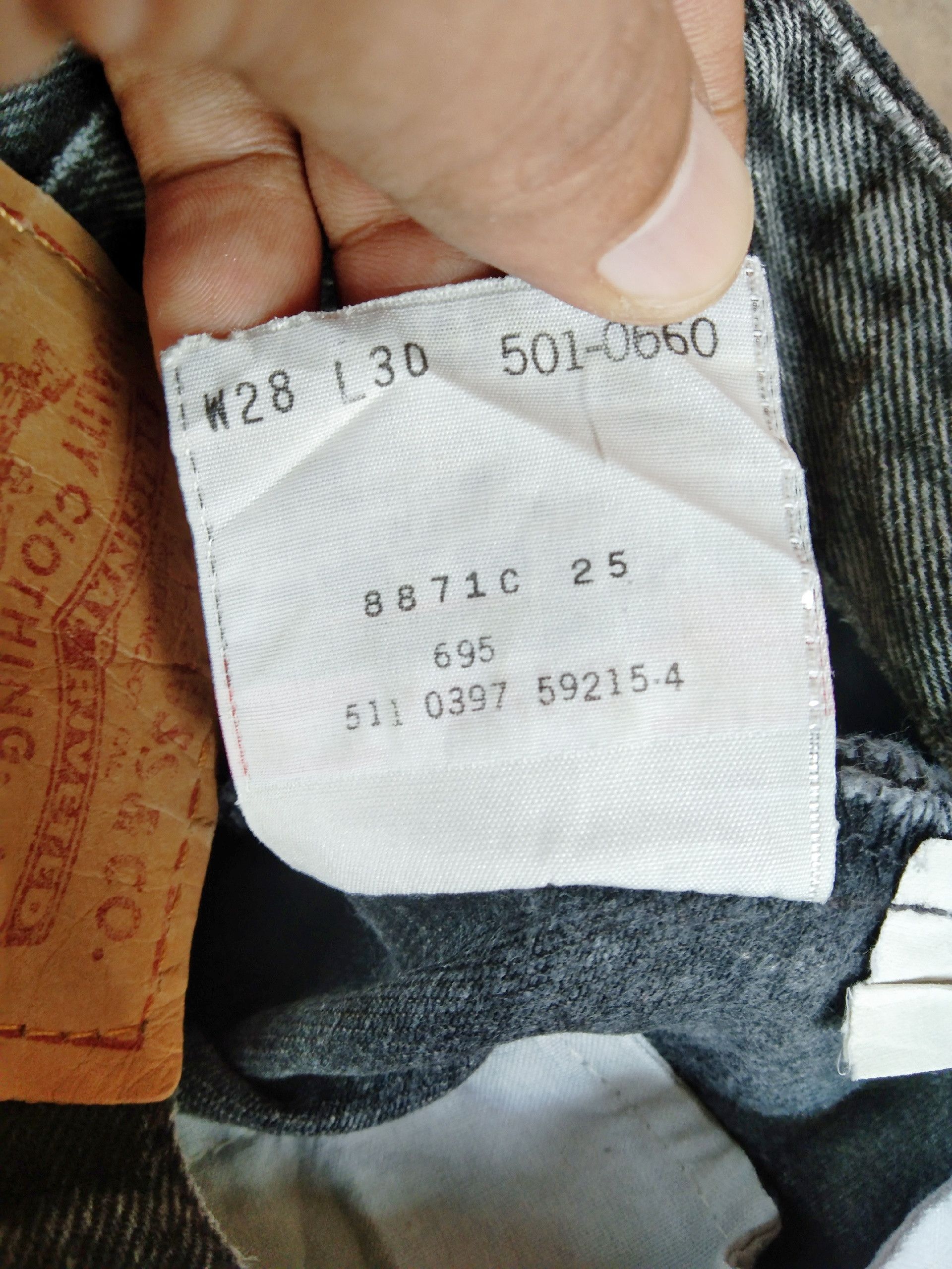 Levi's 90s Vintage Levi's 501 Made In USA Distressed Jeans 28x30 Size US 28 / EU 44 - 14 Thumbnail