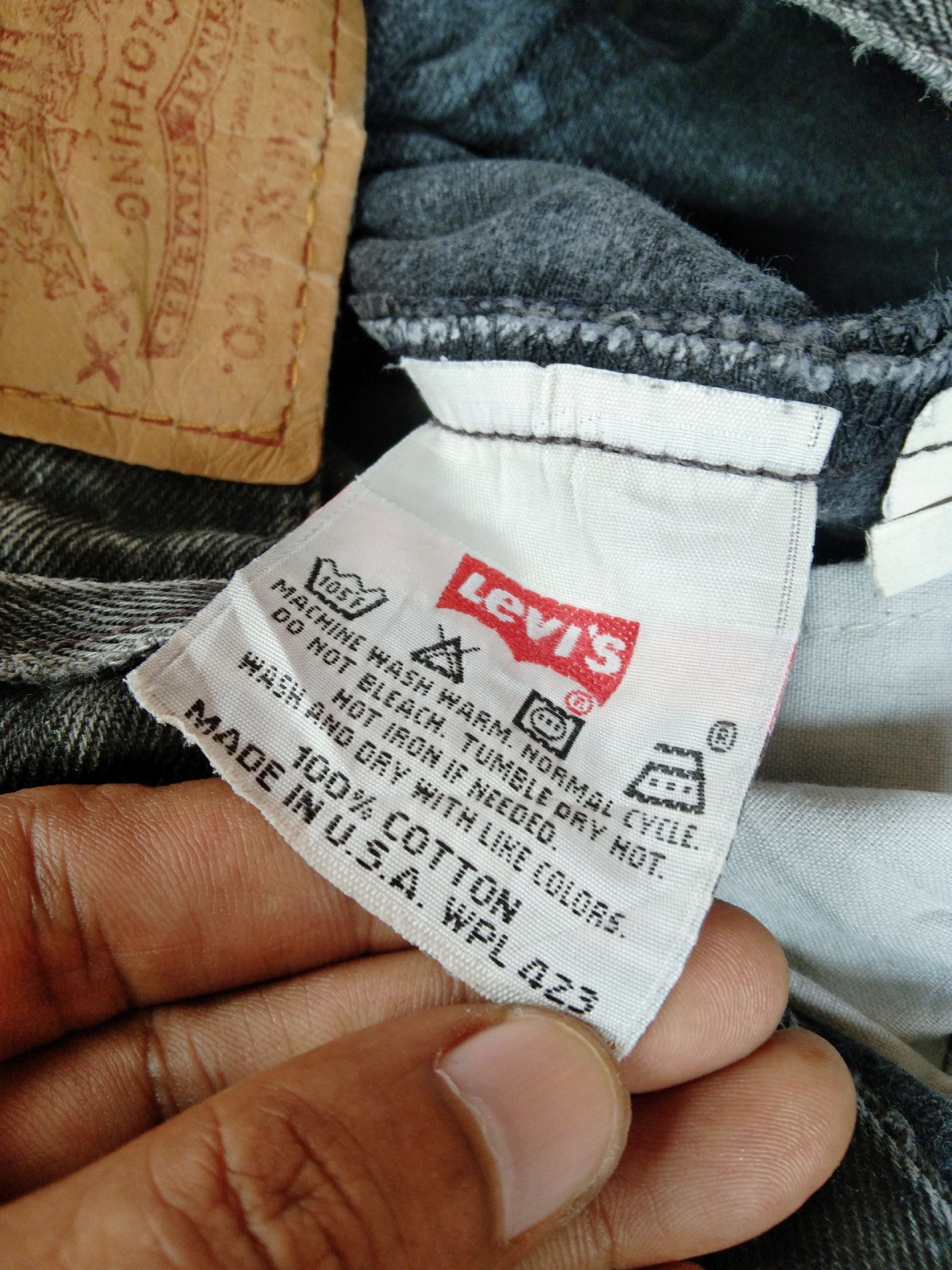 Levi's 90s Vintage Levi's 501 Made In USA Distressed Jeans 28x30 Size US 28 / EU 44 - 13 Thumbnail