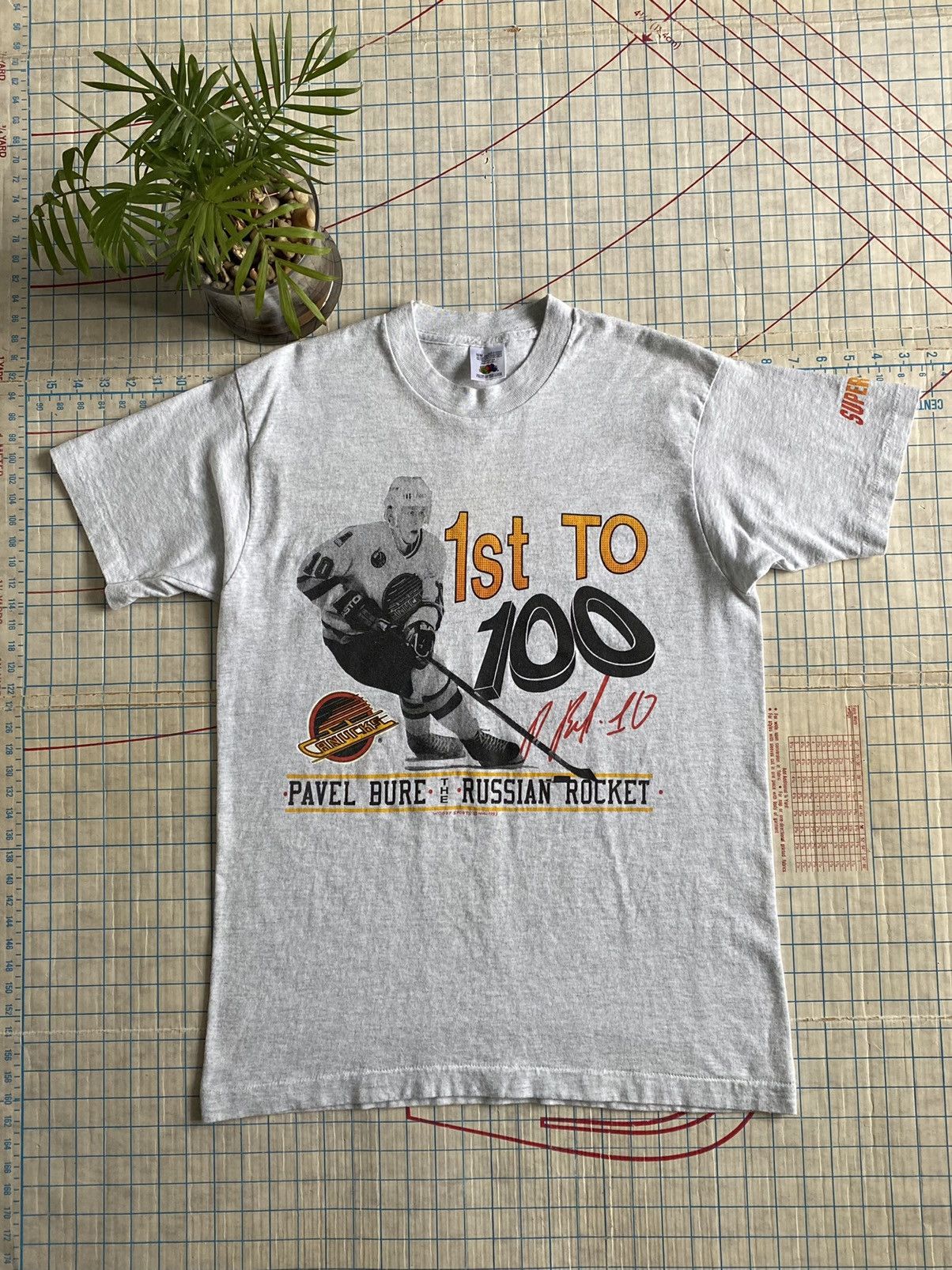 NHL × Vintage Vintage Pavel Bure Vancouver Canucks First to 100 Points Tee Size US M / EU 48-50 / 2 - 2 Thumbnail