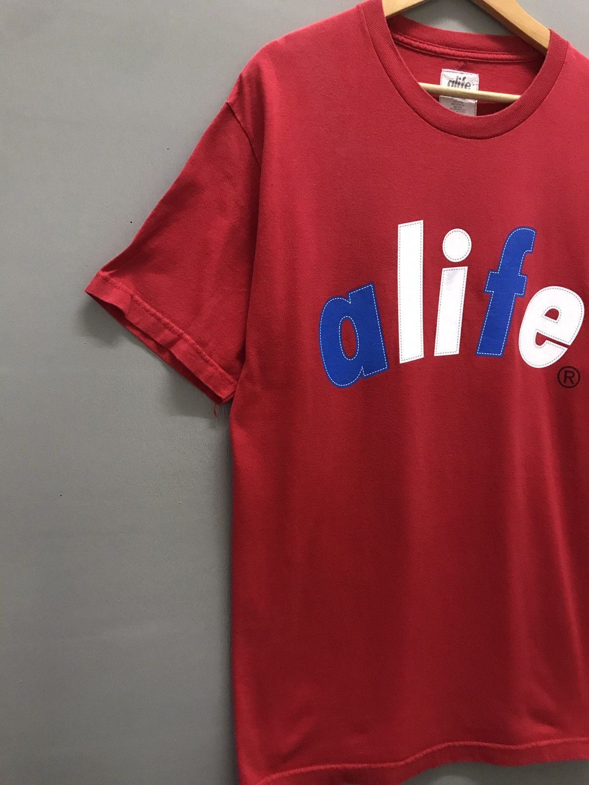 Alife Alife college logo Tee Size US L / EU 52-54 / 3 - 2 Thumbnail