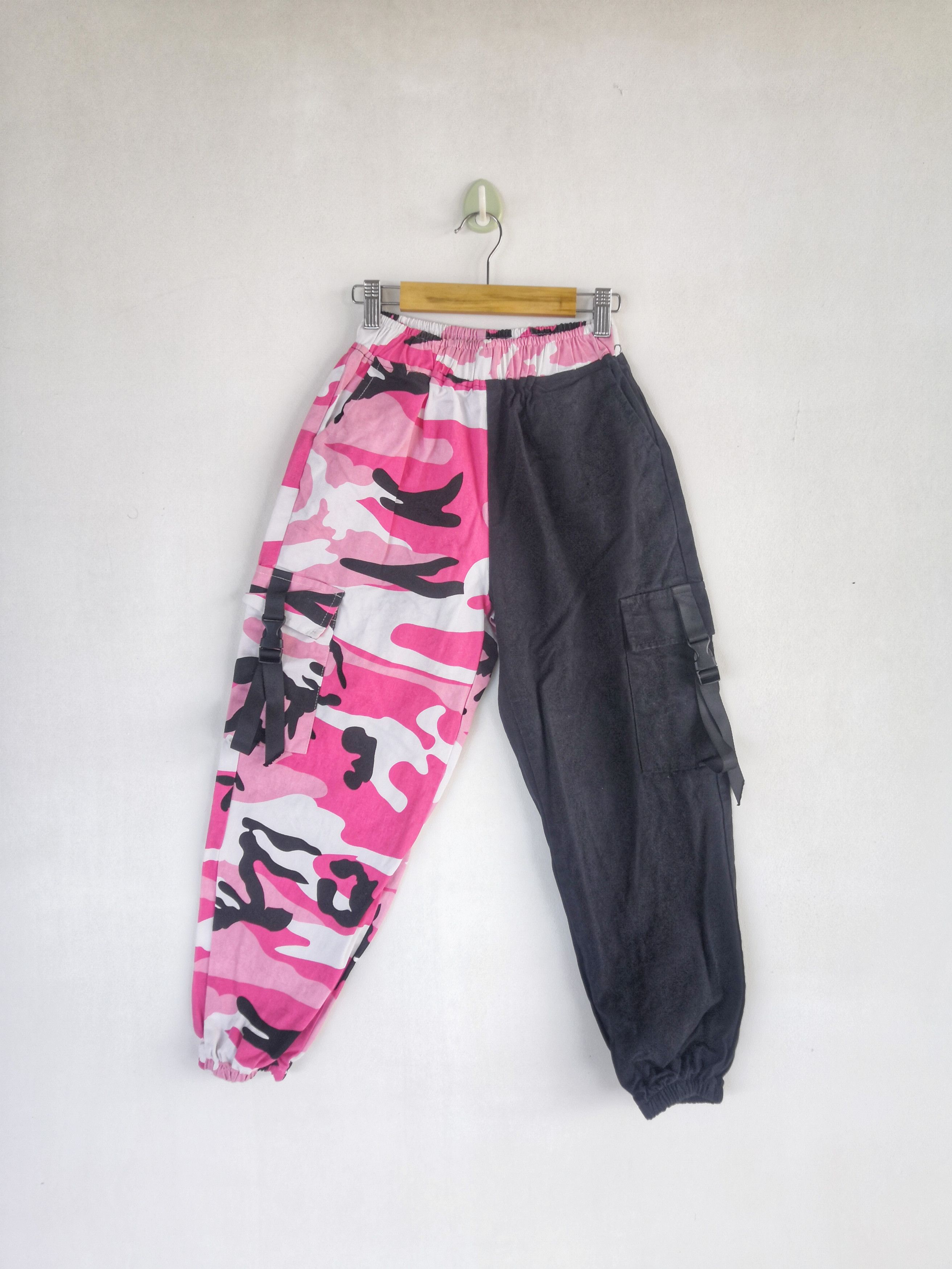 Japanese Brand × Vintage Japanese Cargo Pants Multi Pocket Bondage Camouflage Size 22" - 1 Thumbnail