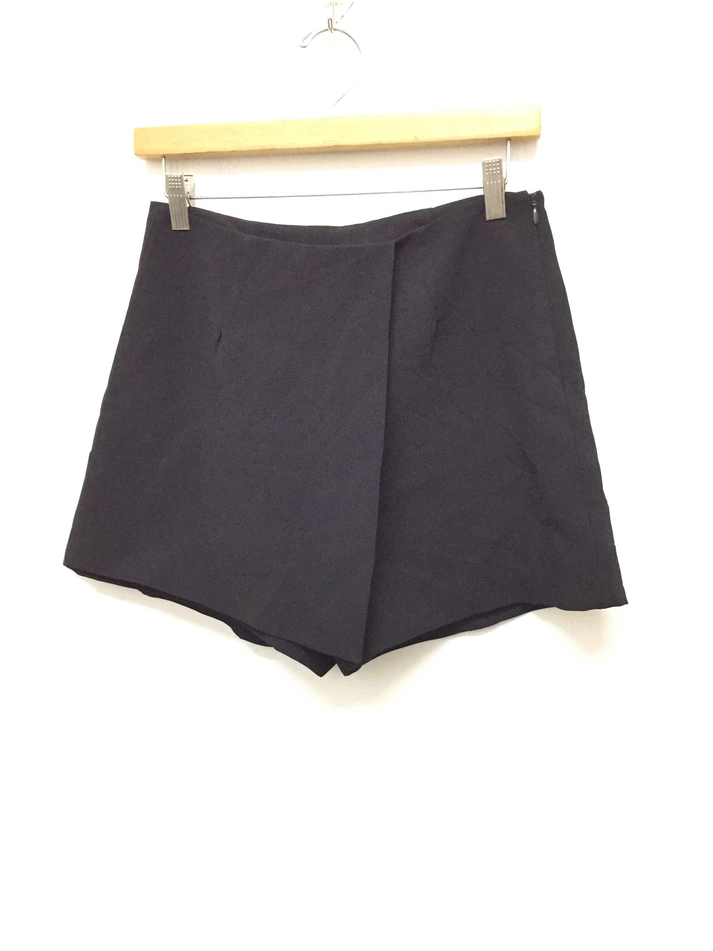 Alexander McQueen Alexander McQueen Short Pants Skirt Size 28" / US 6 / IT 42 - 1 Thumbnail