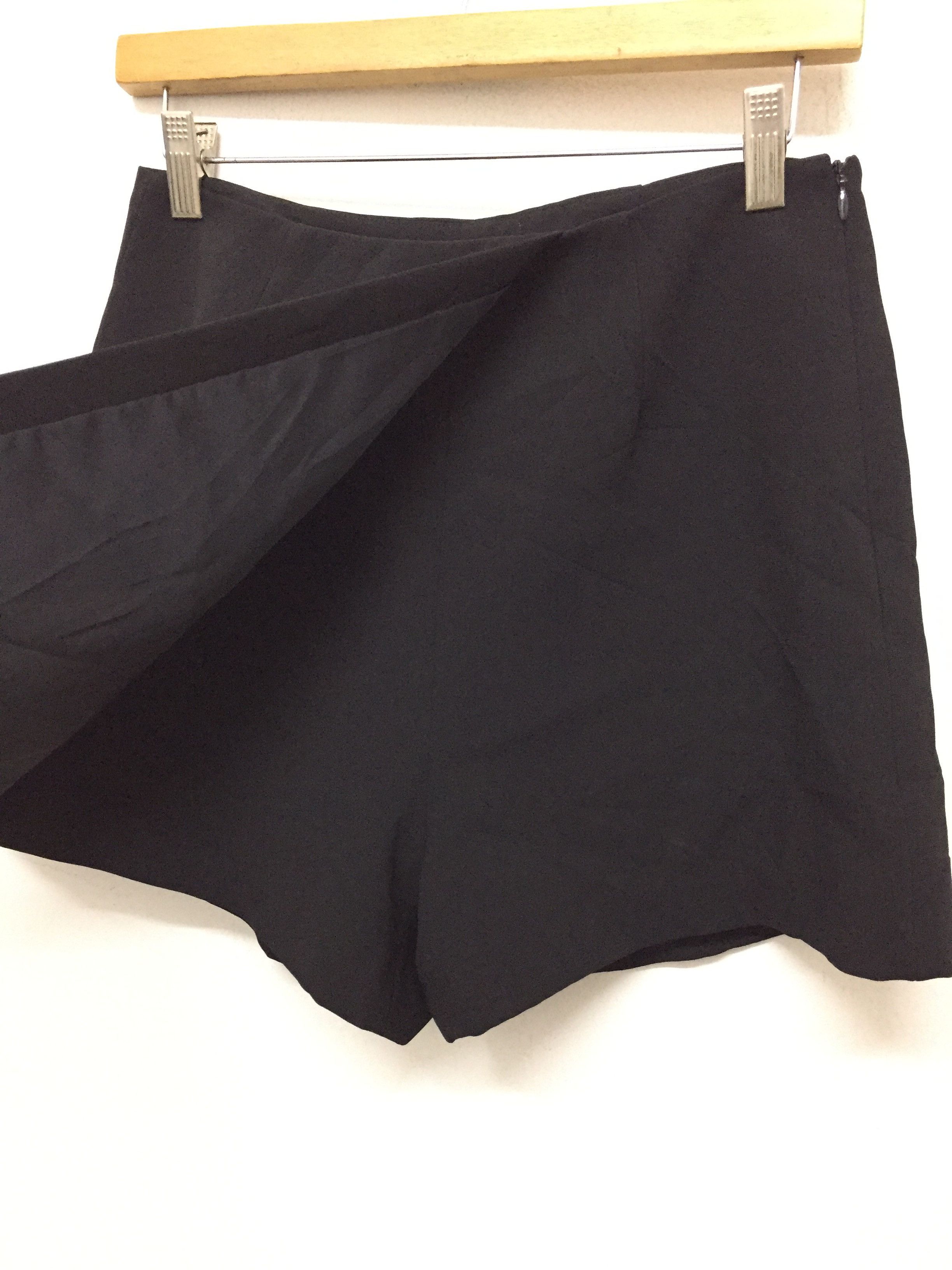 Alexander McQueen Alexander McQueen Short Pants Skirt Size 28" / US 6 / IT 42 - 3 Thumbnail