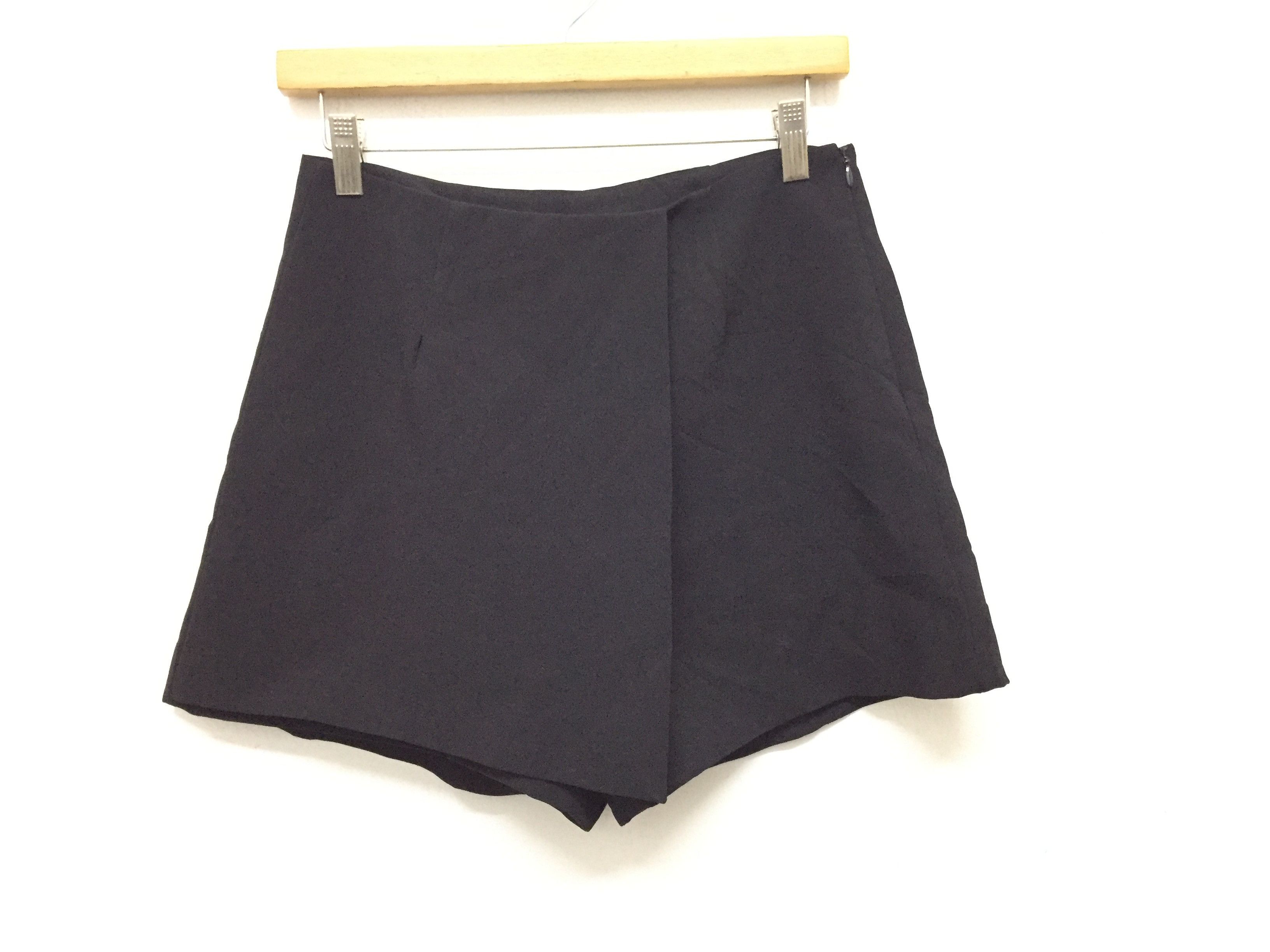 Alexander McQueen Alexander McQueen Short Pants Skirt Size 28" / US 6 / IT 42 - 2 Thumbnail