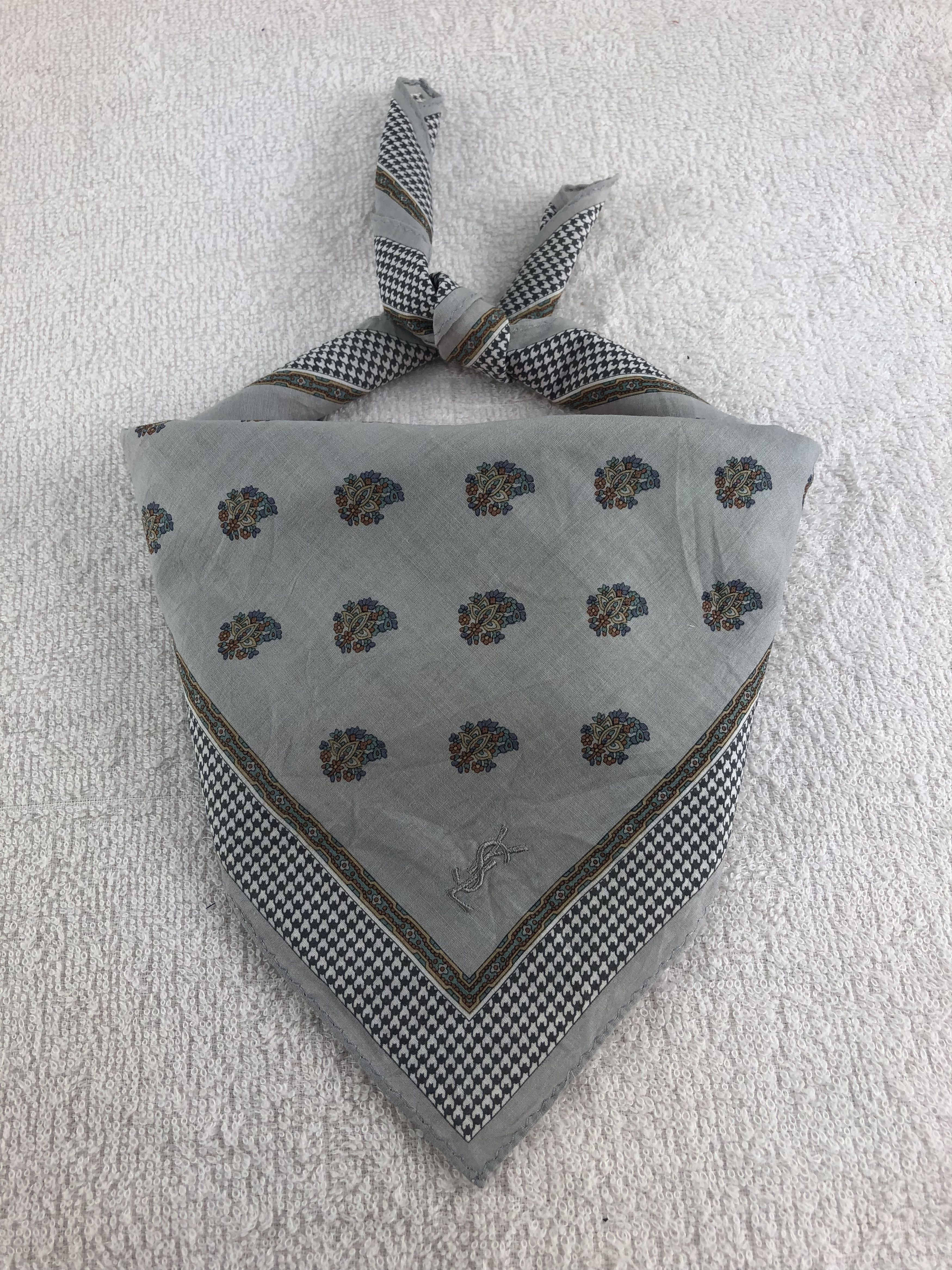 Yves Saint Laurent Yves Saint Laurent Handkerchief / Bandana / Neckerchief C097 Size ONE SIZE - 1 Thumbnail