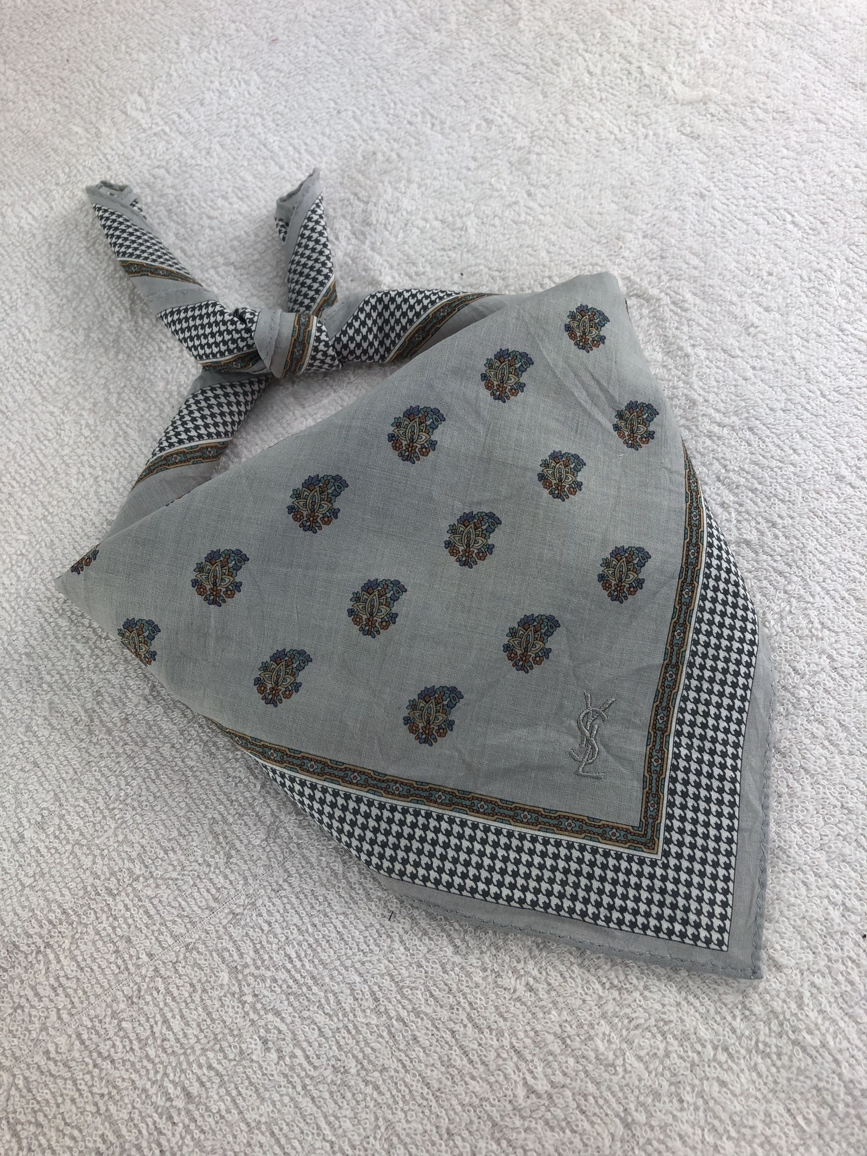 Yves Saint Laurent Yves Saint Laurent Handkerchief / Bandana / Neckerchief C097 Size ONE SIZE - 2 Thumbnail