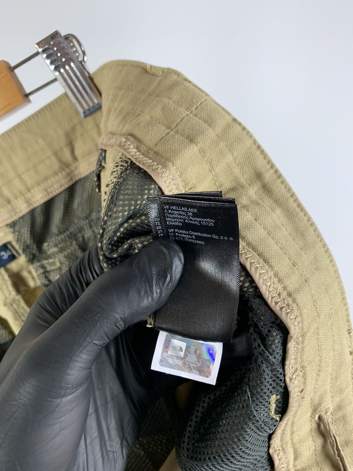 The North Face The North Face Cargo Multi Pocket Beige Utility Shorts Size US 34 / EU 50 - 14 Thumbnail