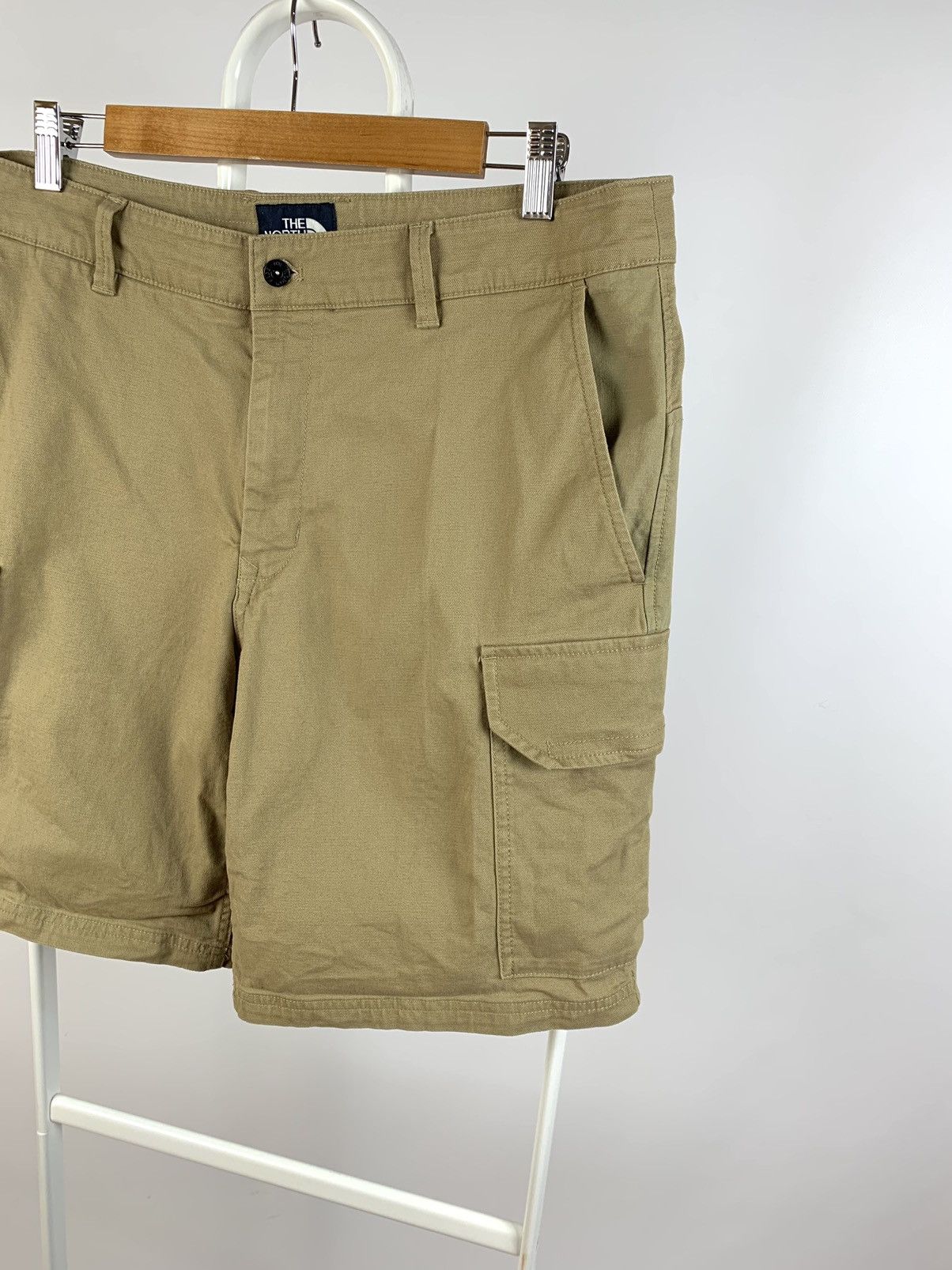 The North Face The North Face Cargo Multi Pocket Beige Utility Shorts Size US 34 / EU 50 - 5 Thumbnail