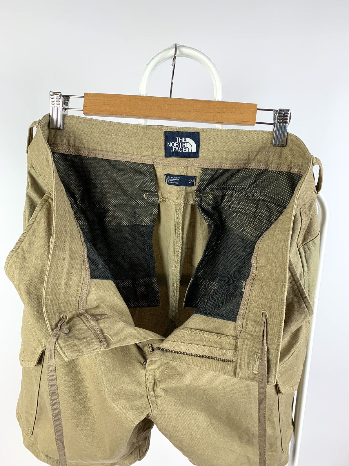 The North Face The North Face Cargo Multi Pocket Beige Utility Shorts Size US 34 / EU 50 - 12 Thumbnail