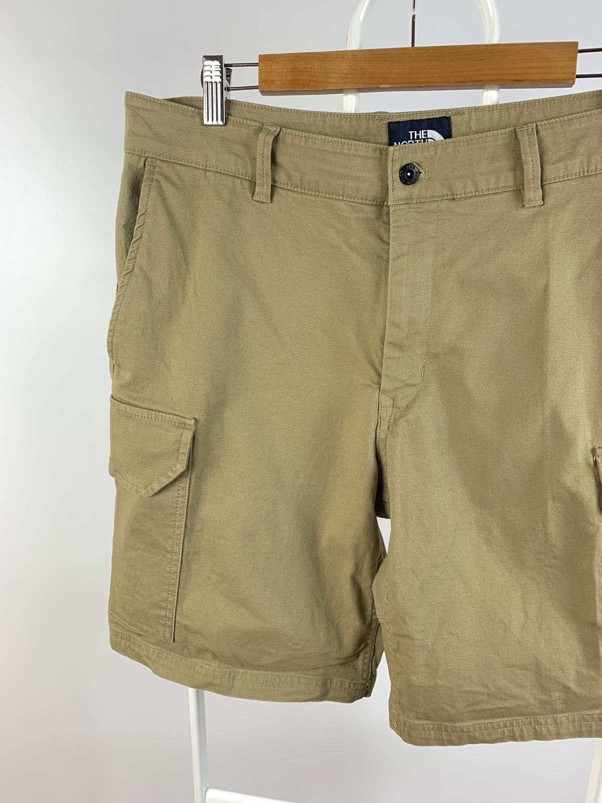 The North Face The North Face Cargo Multi Pocket Beige Utility Shorts Size US 34 / EU 50 - 6 Thumbnail