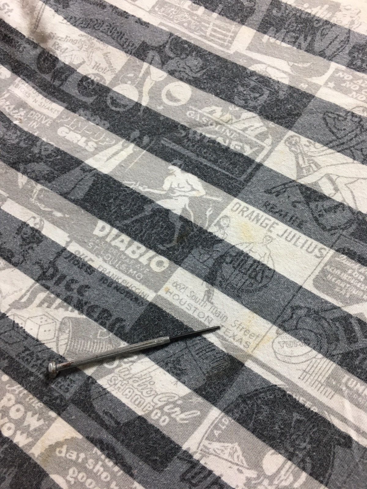 Vintage TNT Full Print Tee Shirt Size US L / EU 52-54 / 3 - 7 Thumbnail