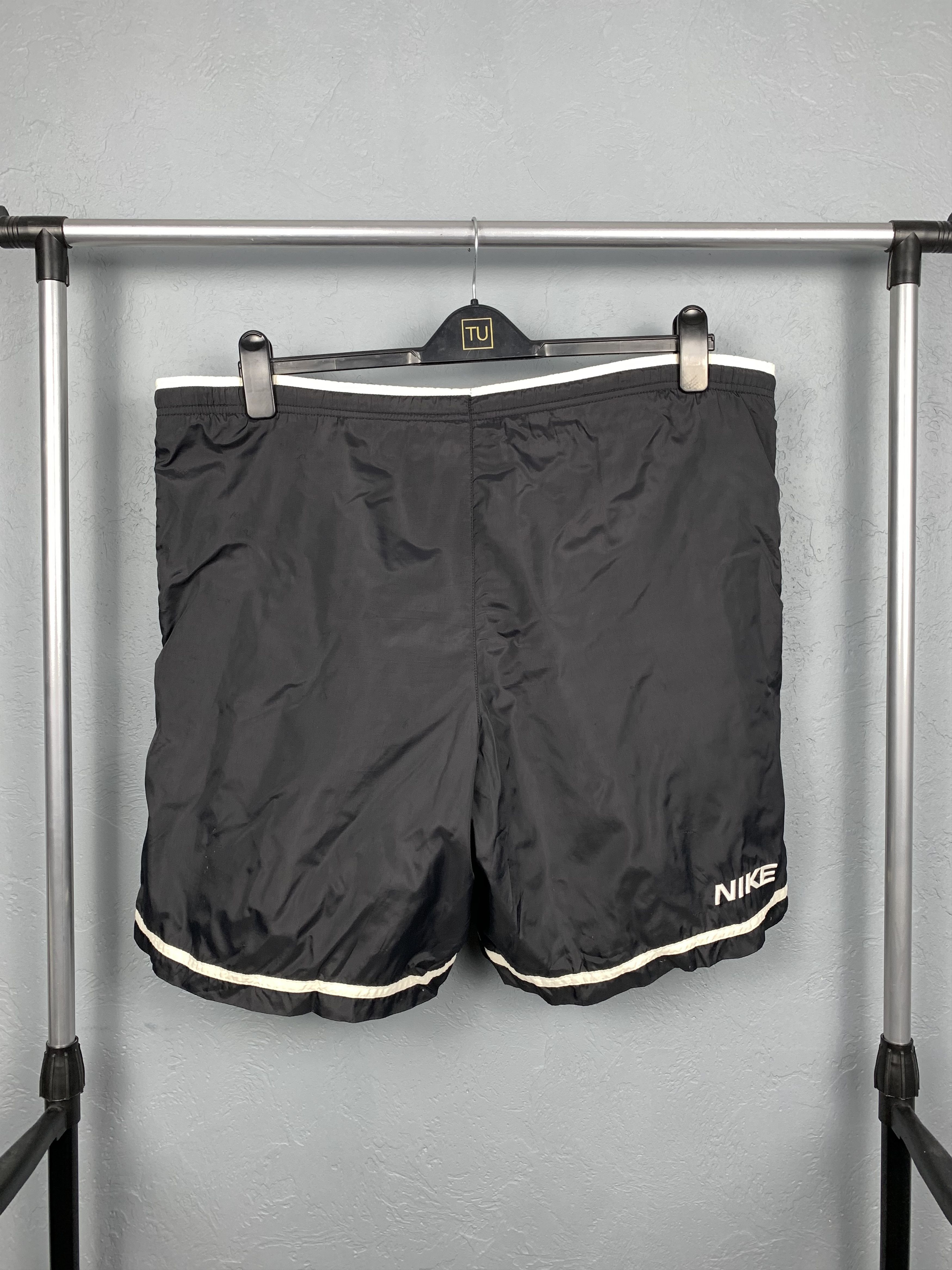 Nike Vintage Nike Mens Nylon Shorts Y2K Size US 32 / EU 48 - 6 Thumbnail