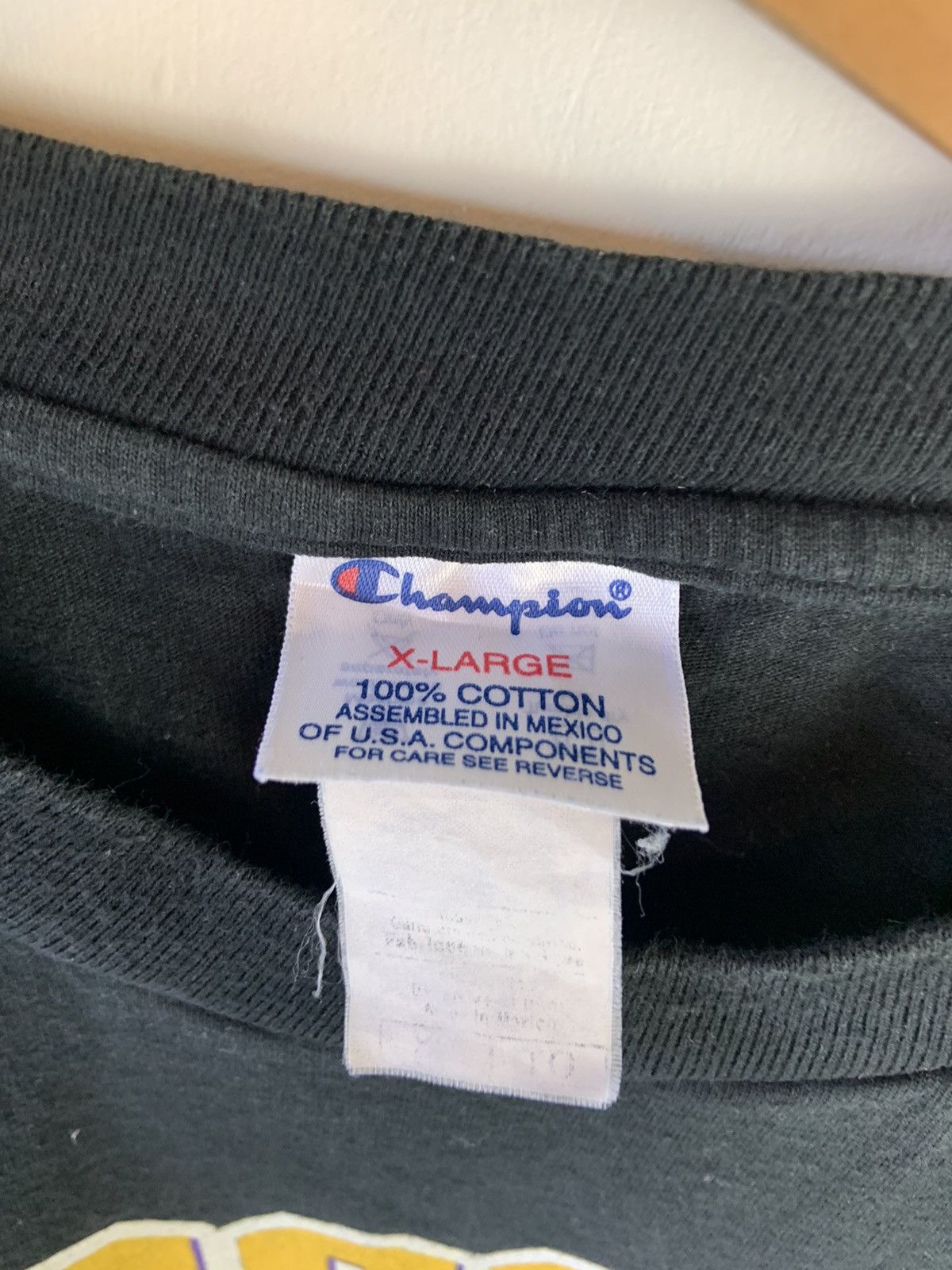 NBA 2001 Lakers Champion tee Size US XL / EU 56 / 4 - 4 Thumbnail
