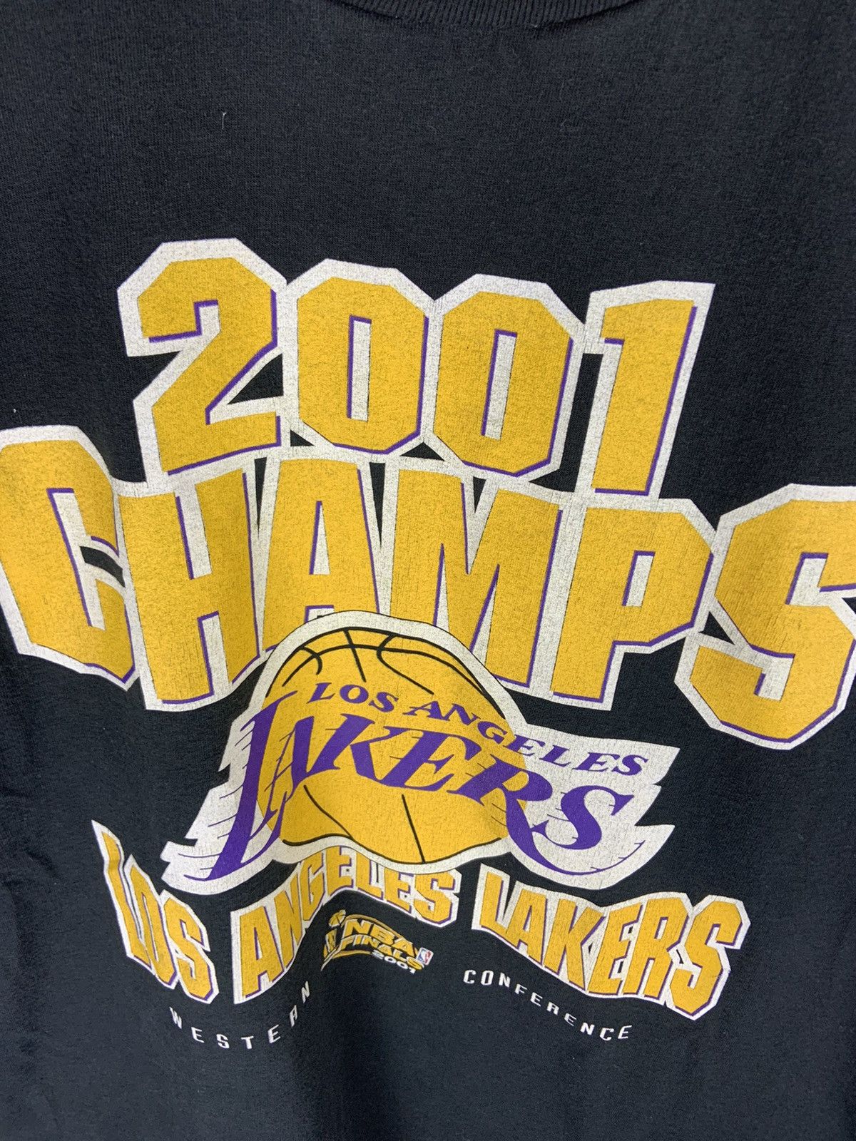 NBA 2001 Lakers Champion tee Size US XL / EU 56 / 4 - 2 Thumbnail