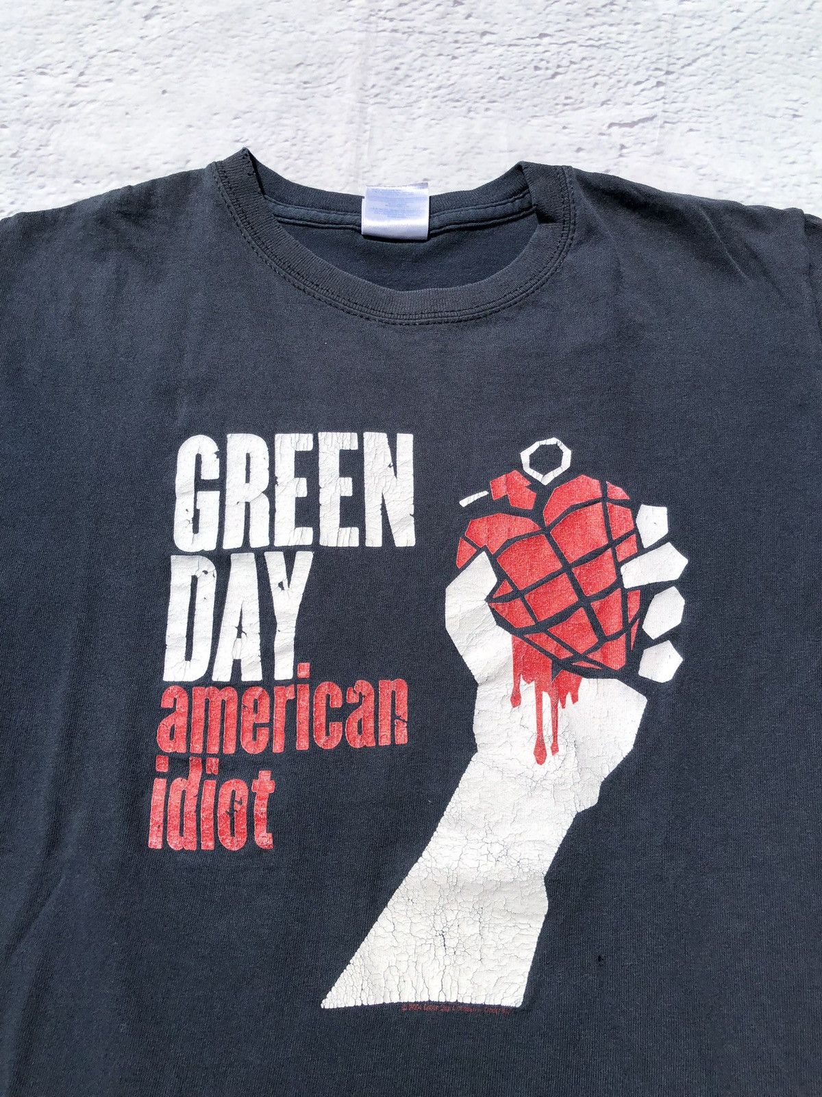 Band Tees Vintage 2004 Green Day American Idiot Faded Tee (Sum 41) Size US S / EU 44-46 / 1 - 2 Thumbnail