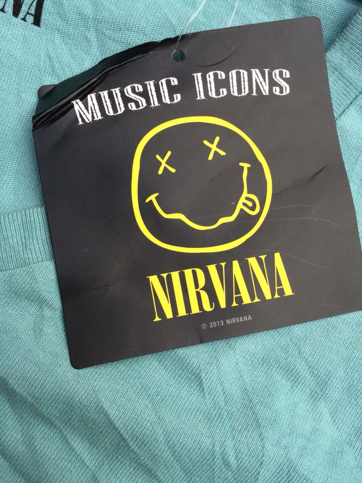 Band Tees × Nirvana × Uniqlo Music Icons Nirvana 2013 X Uniqlo Tshirt Size US XXL / EU 58 / 5 - 4 Thumbnail