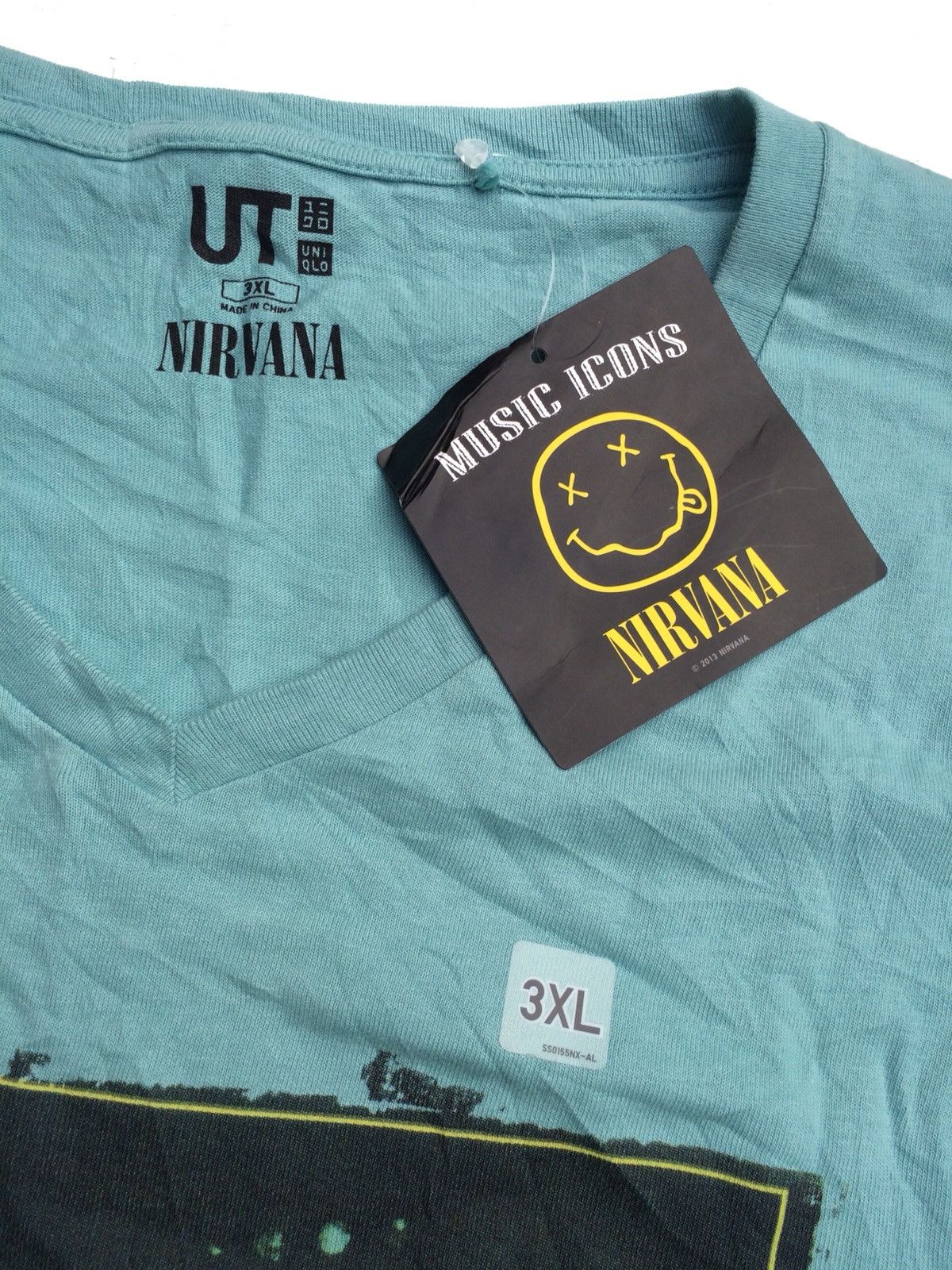 Band Tees × Nirvana × Uniqlo Music Icons Nirvana 2013 X Uniqlo Tshirt Size US XXL / EU 58 / 5 - 3 Thumbnail