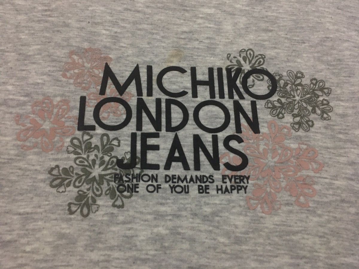 Japanese Brand × Michiko Koshino London × Vintage Michiko London Long sleeve Crewneck Spellout Flowers Size US M / EU 48-50 / 2 - 3 Thumbnail