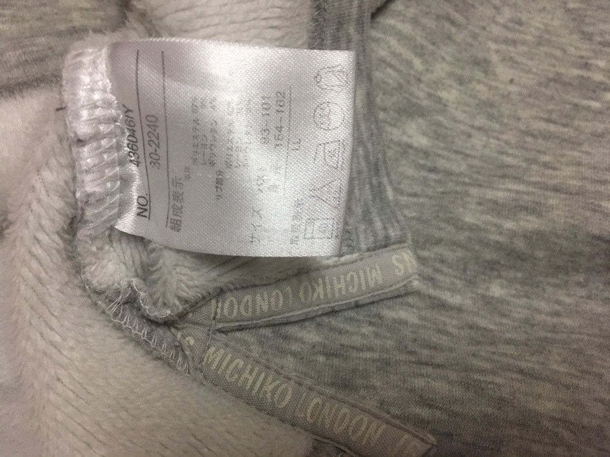 Japanese Brand × Michiko Koshino London × Vintage Michiko London Long sleeve Crewneck Spellout Flowers Size US M / EU 48-50 / 2 - 5 Thumbnail