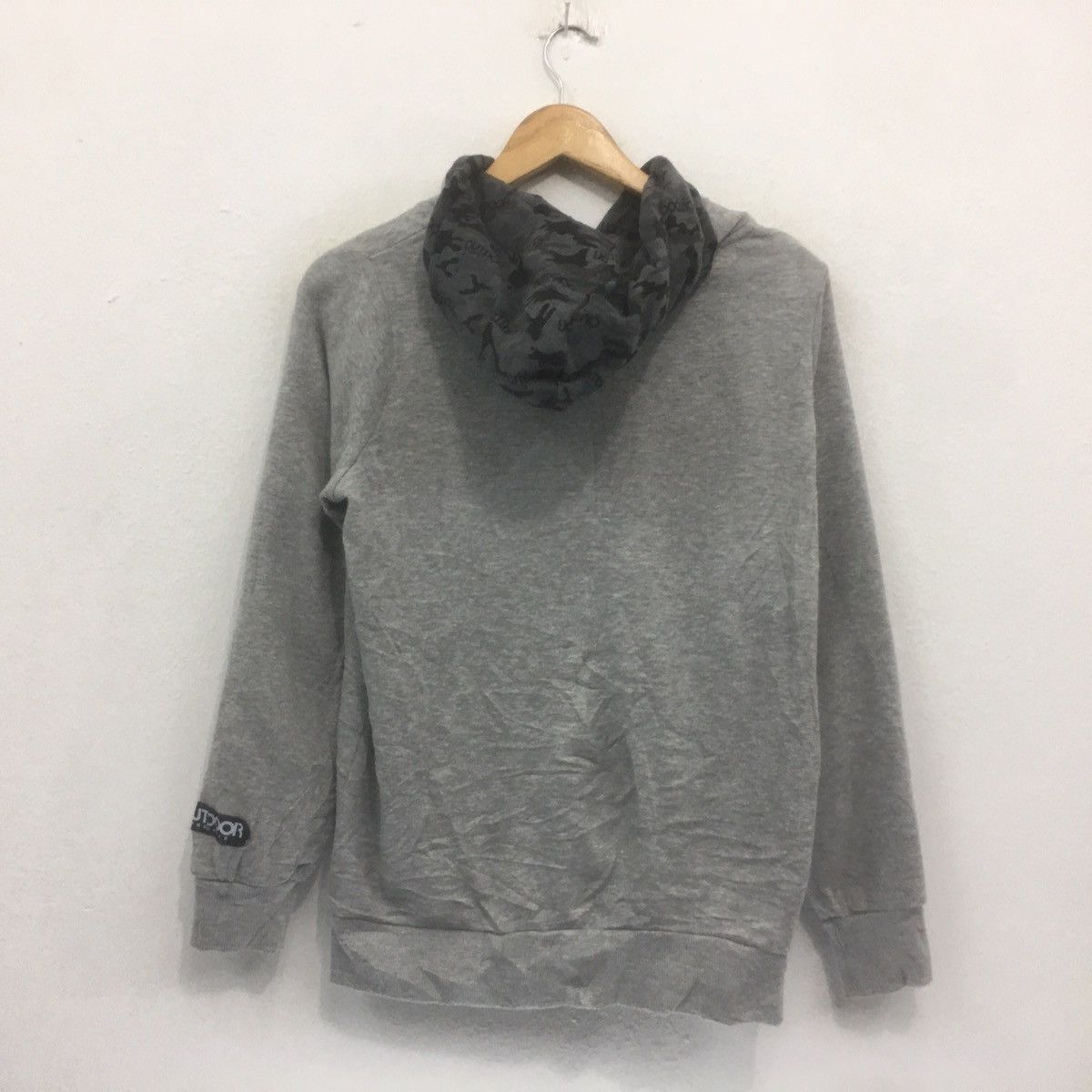 Japanese Brand Vintage OUTDOOR Hoodie Sweater Sweater Embroidery Spellout Size US M / EU 48-50 / 2 - 7 Thumbnail