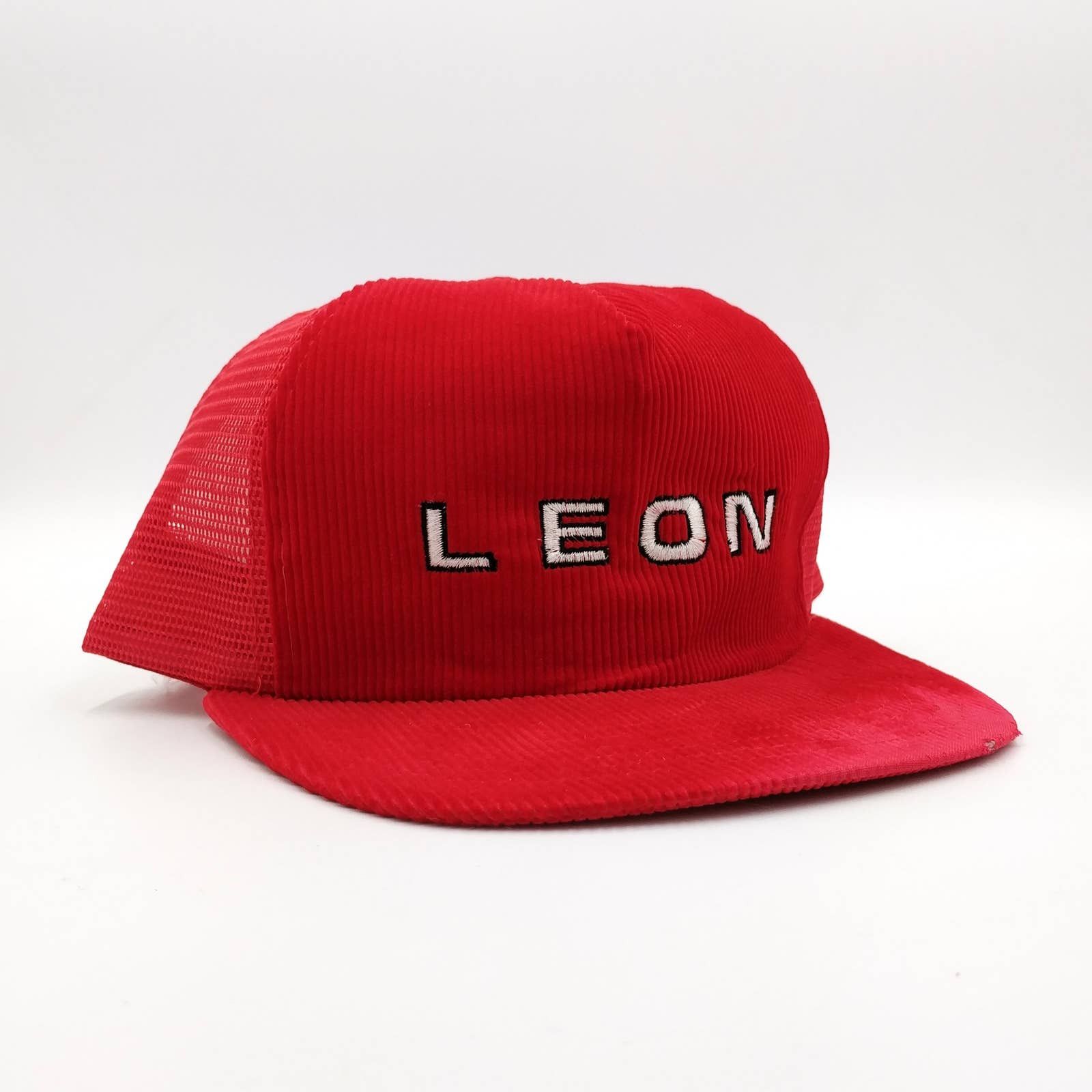 Vintage Vintage Leon Corduroy Snapback Trucker Hat Mesh Spellout Size ONE SIZE - 1 Thumbnail