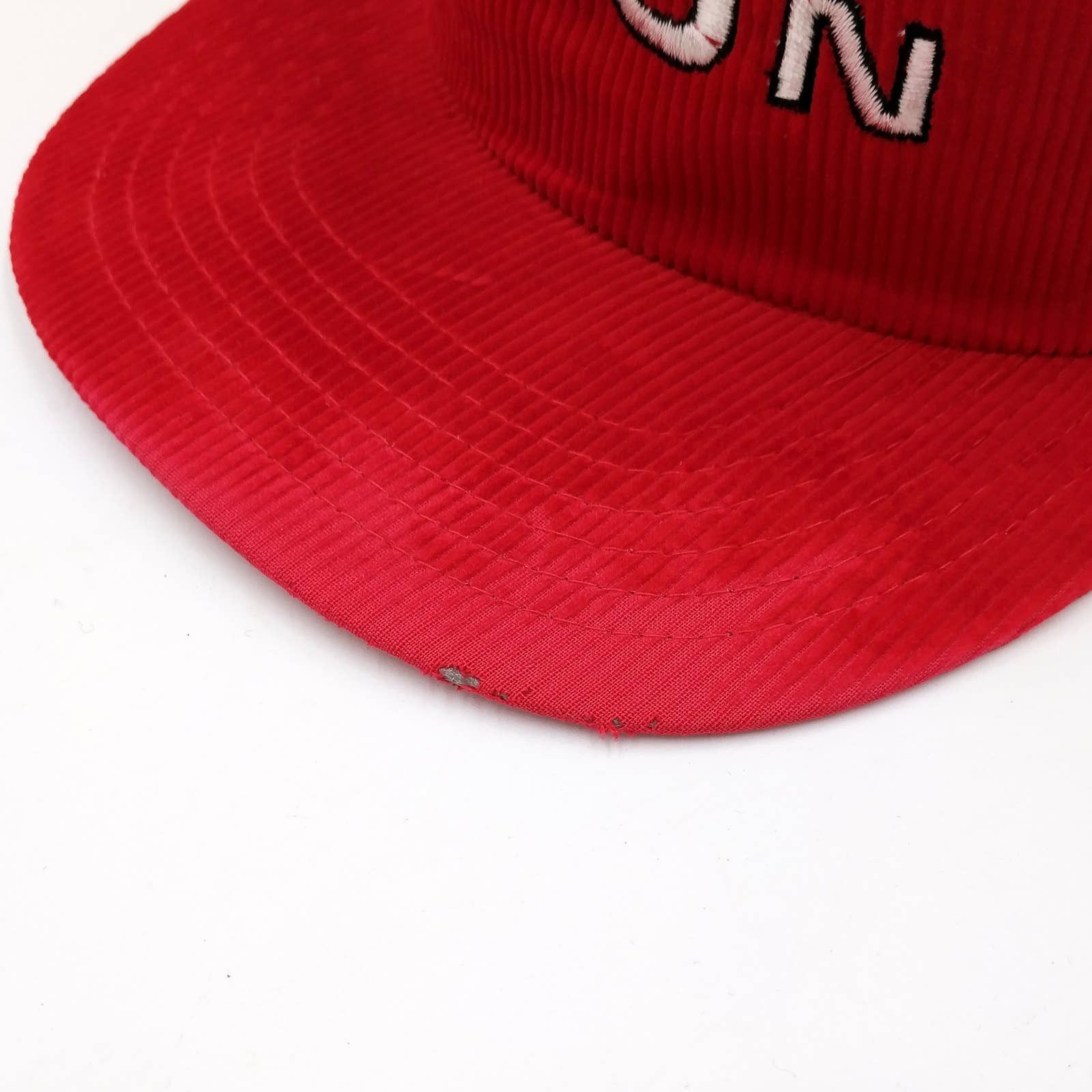 Vintage Vintage Leon Corduroy Snapback Trucker Hat Mesh Spellout Size ONE SIZE - 5 Thumbnail