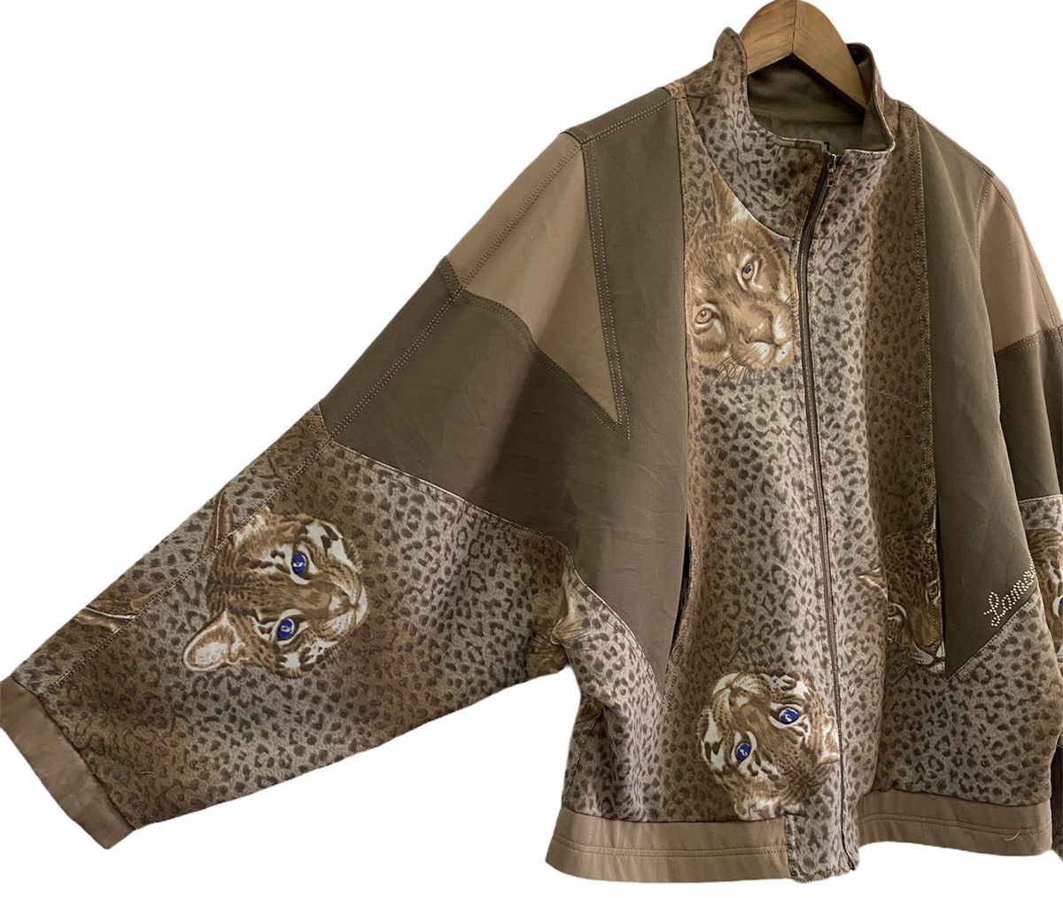 Issey Miyake 🔥Vintage 90s Motive Japanese Tiger Embroidery Satin Jacket Size US M / EU 48-50 / 2 - 6 Thumbnail