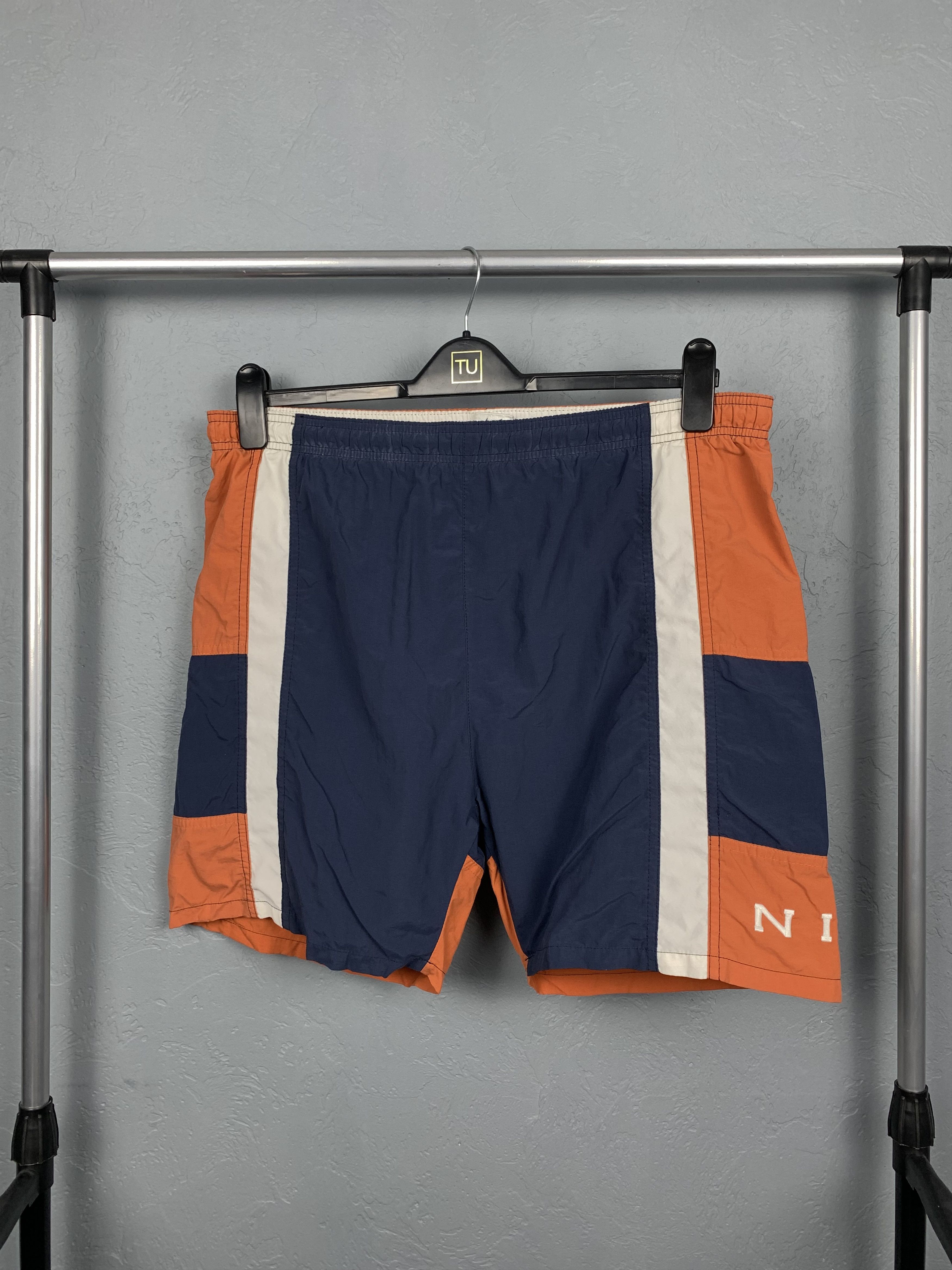 Nike Nike 90s Vintage Mens Nylon Shorts Size US 32 / EU 48 - 1 Thumbnail