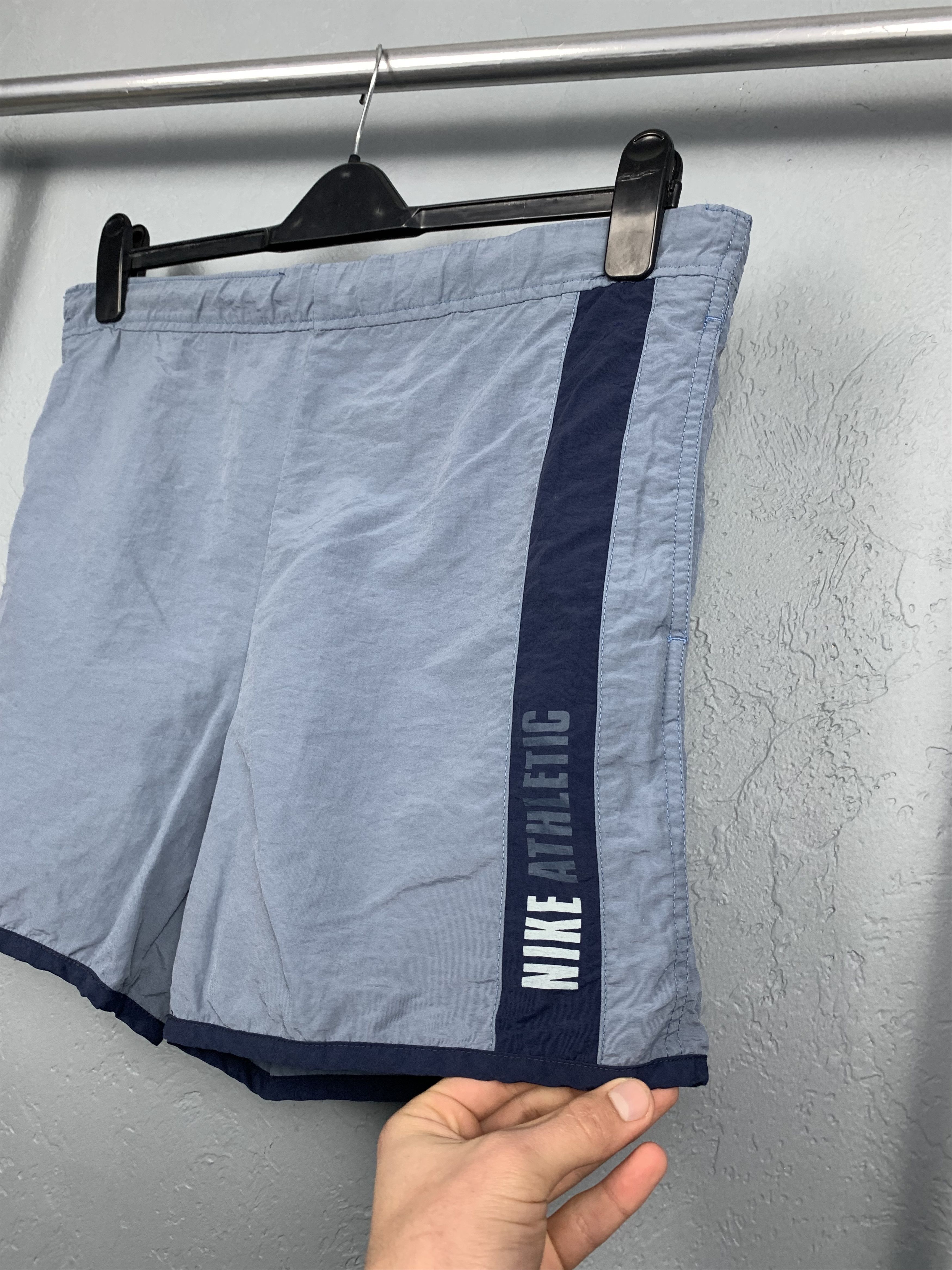 Nike Nike 90s Vintage Mens Nylon Shorts Size US 30 / EU 46 - 2 Thumbnail