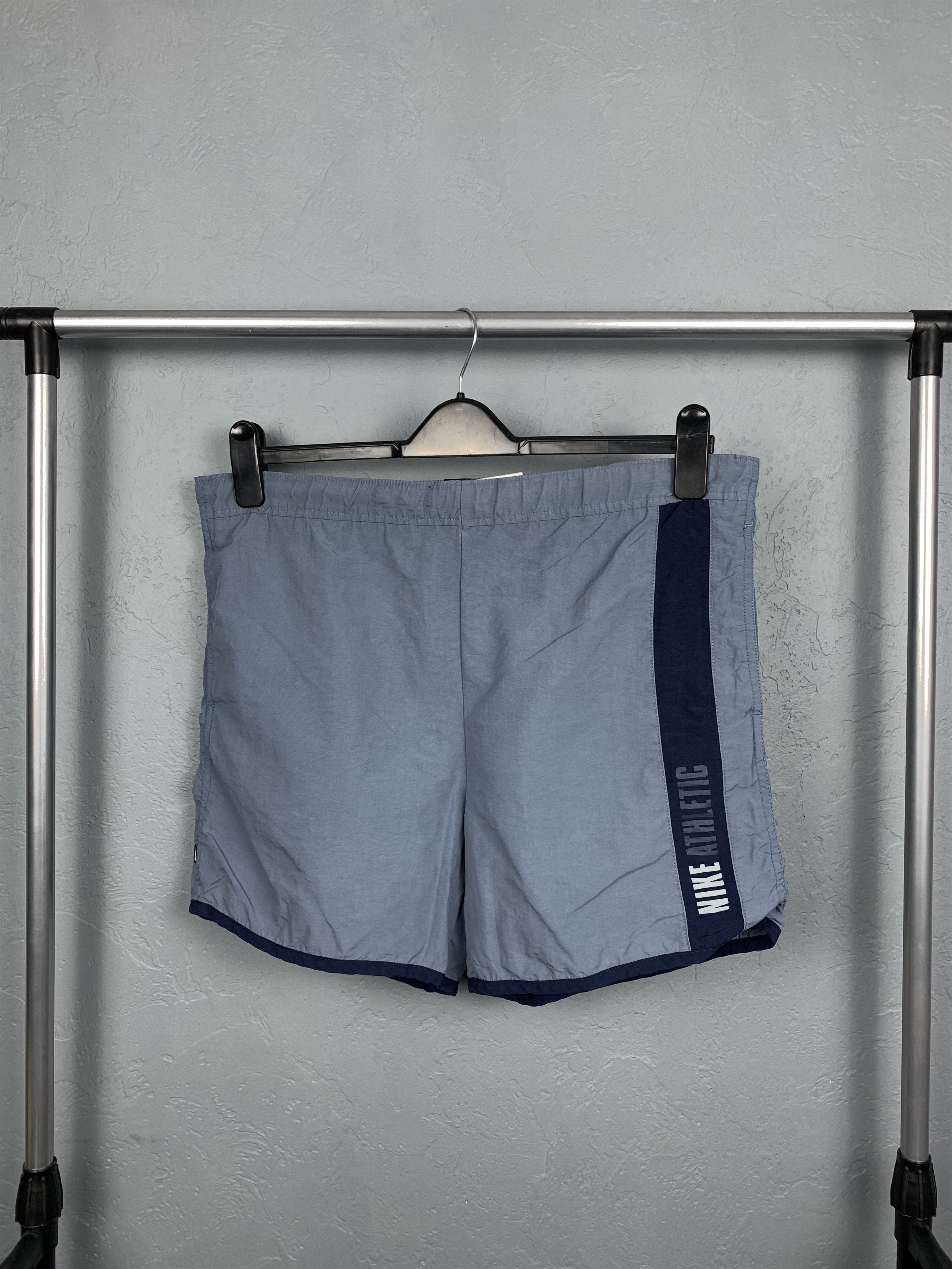 Nike Nike 90s Vintage Mens Nylon Shorts Size US 30 / EU 46 - 1 Thumbnail