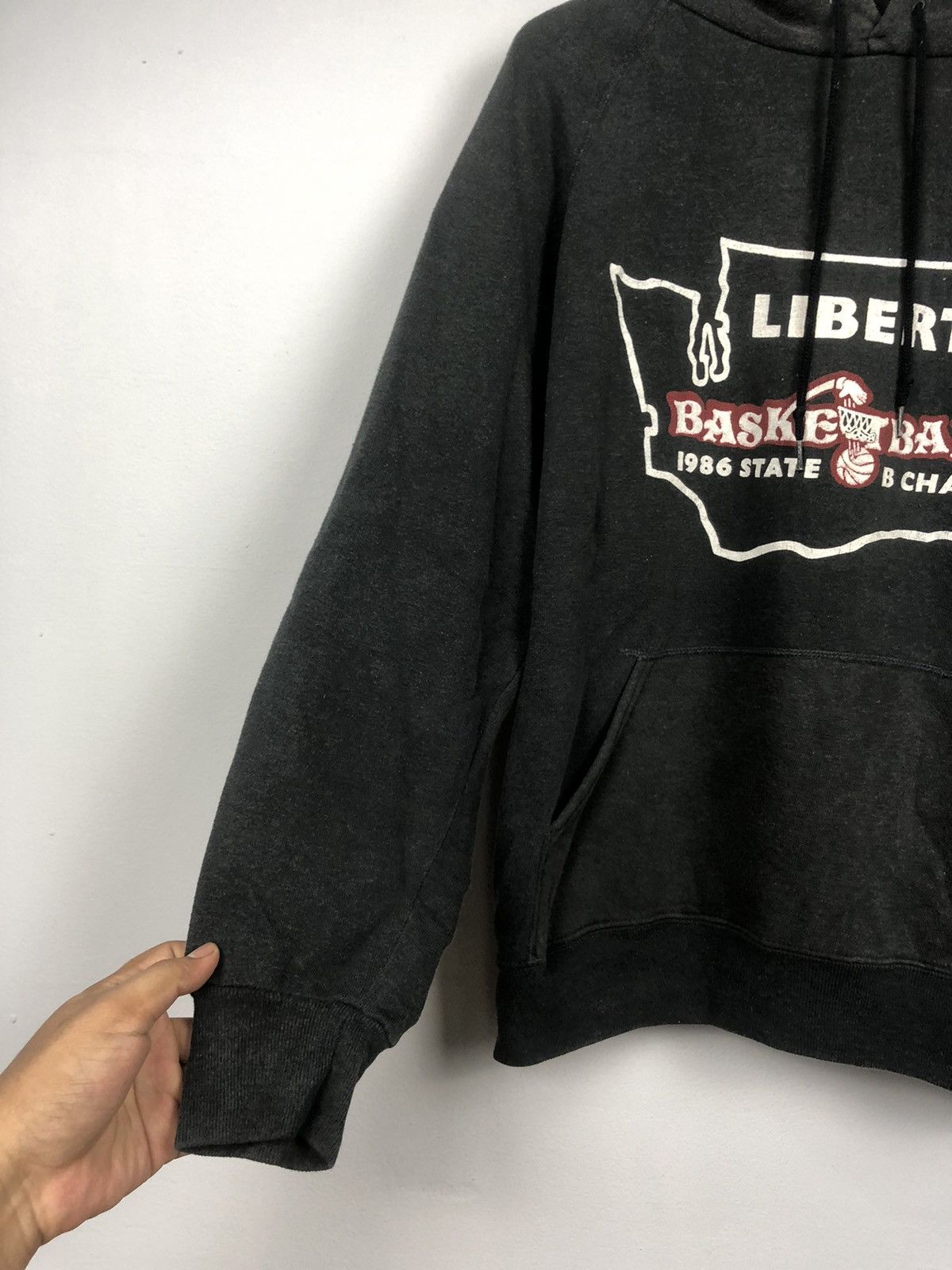Vintage Vintage B Champ Liberty Basketball Hoodies Size US L / EU 52-54 / 3 - 5 Thumbnail