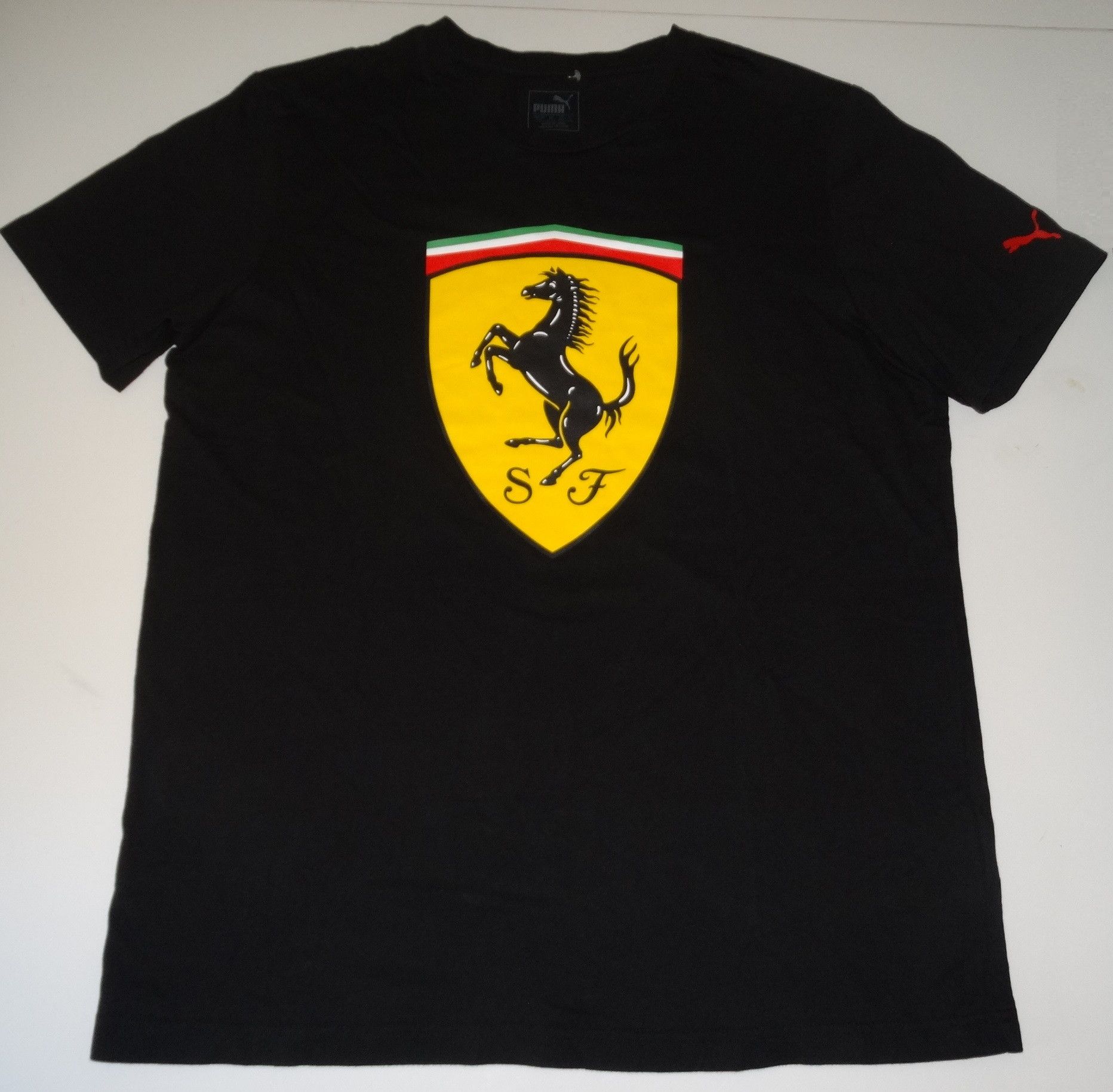 Ferrari × Puma W68 Puma x Ferrari official collectionlogo L italian flag Size US L / EU 52-54 / 3 - 2 Thumbnail
